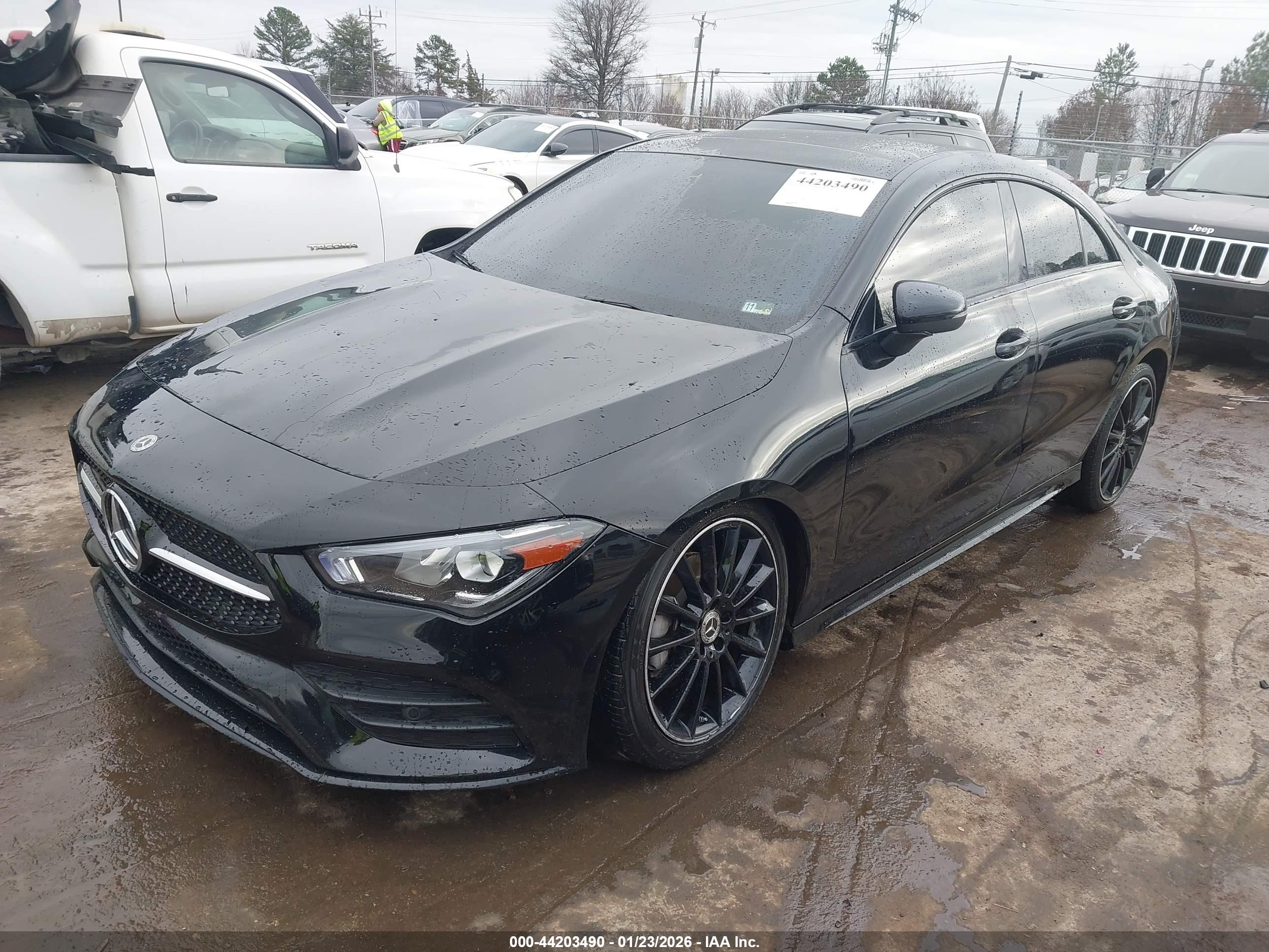 MERCEDES-BENZ CLA image 2