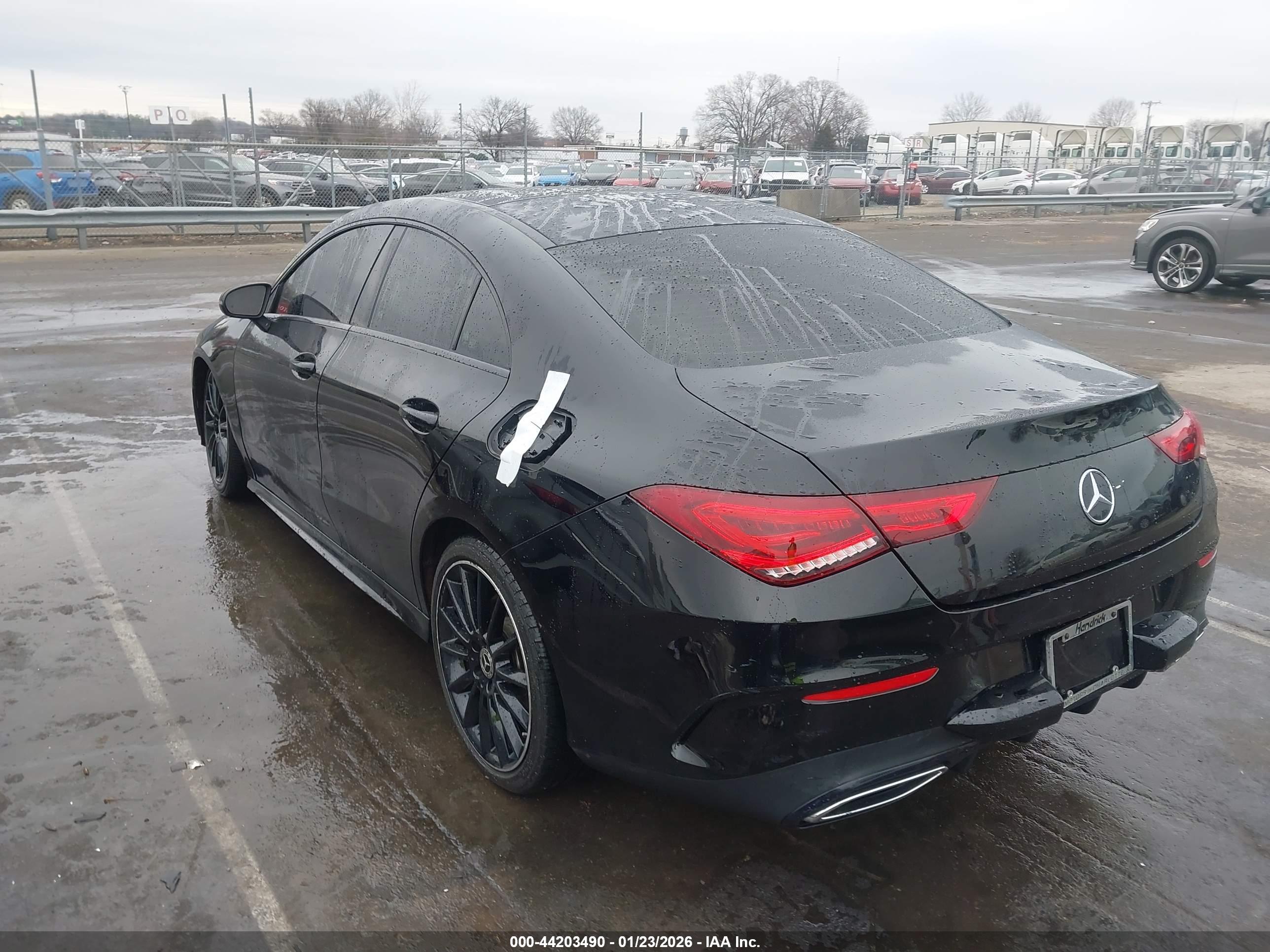 MERCEDES-BENZ CLA image 3