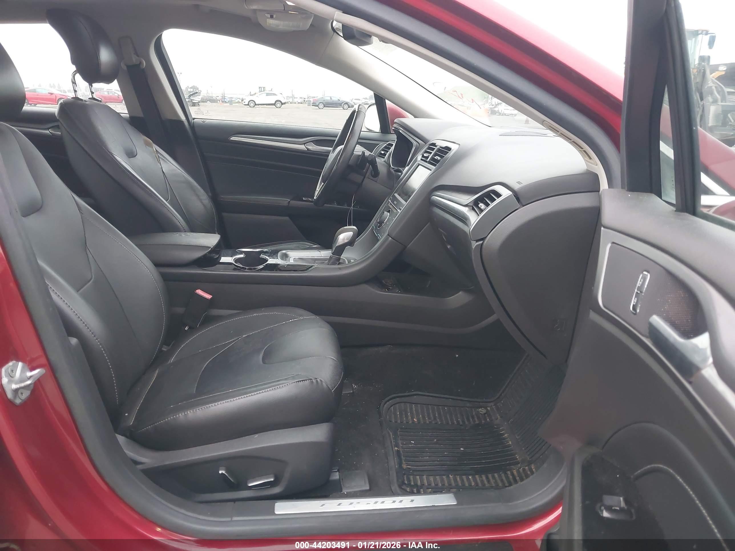 FORD FUSION image 5