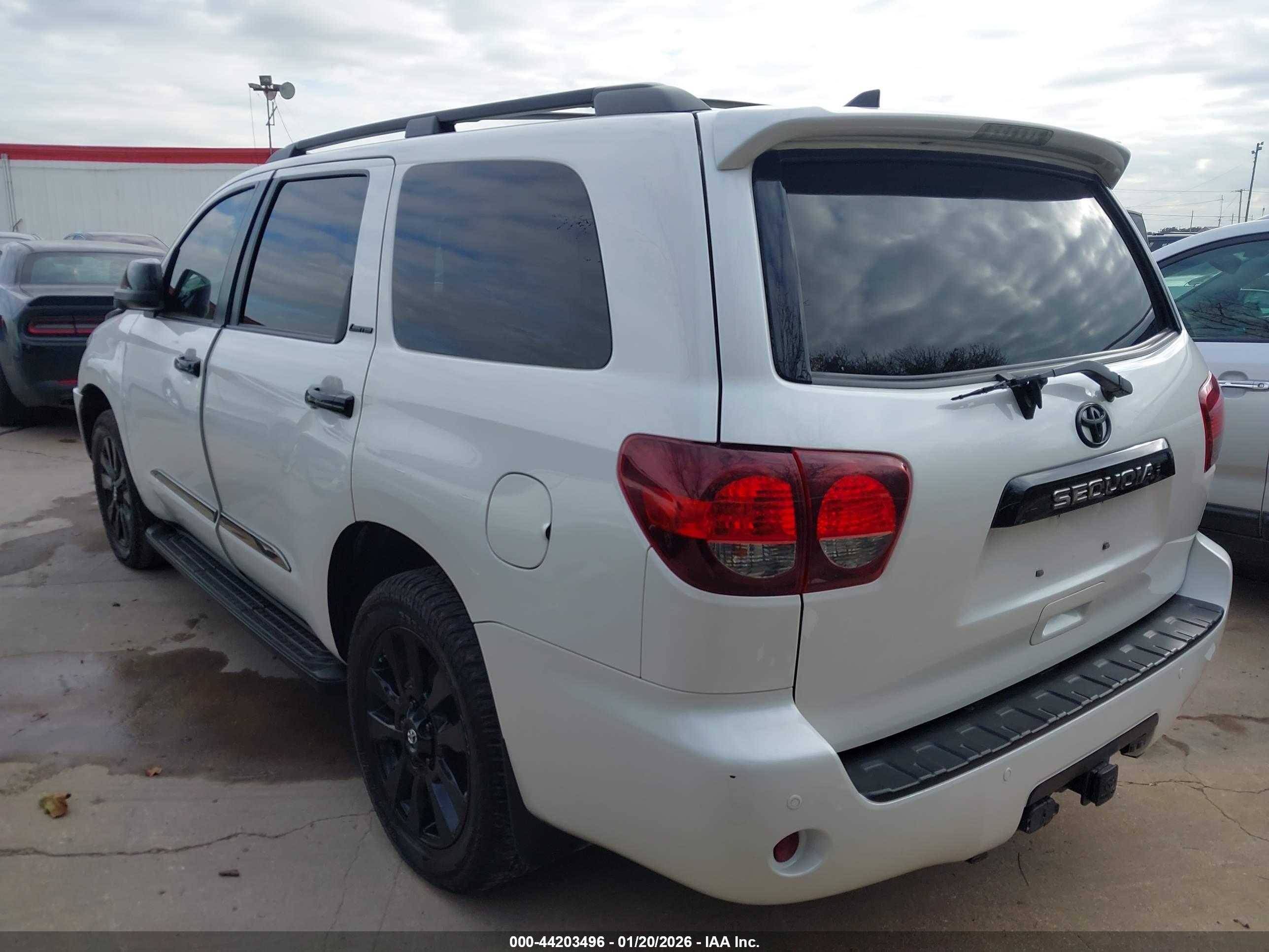 TOYOTA SEQUOIA image 3