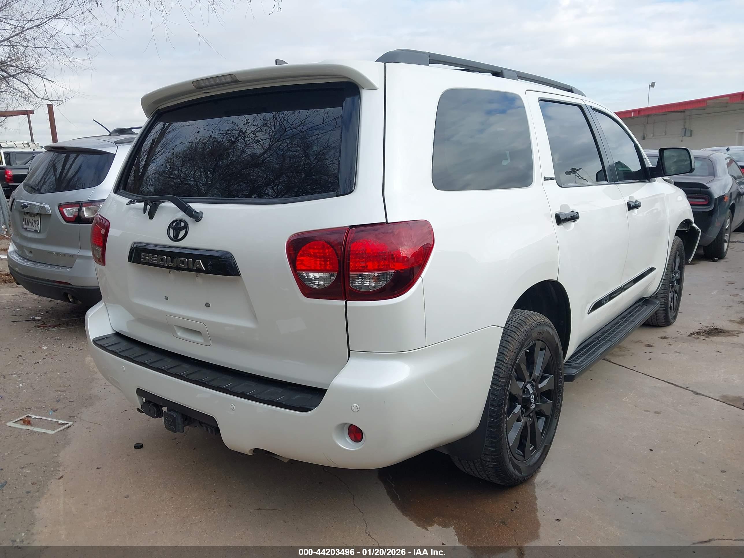 TOYOTA SEQUOIA image 4
