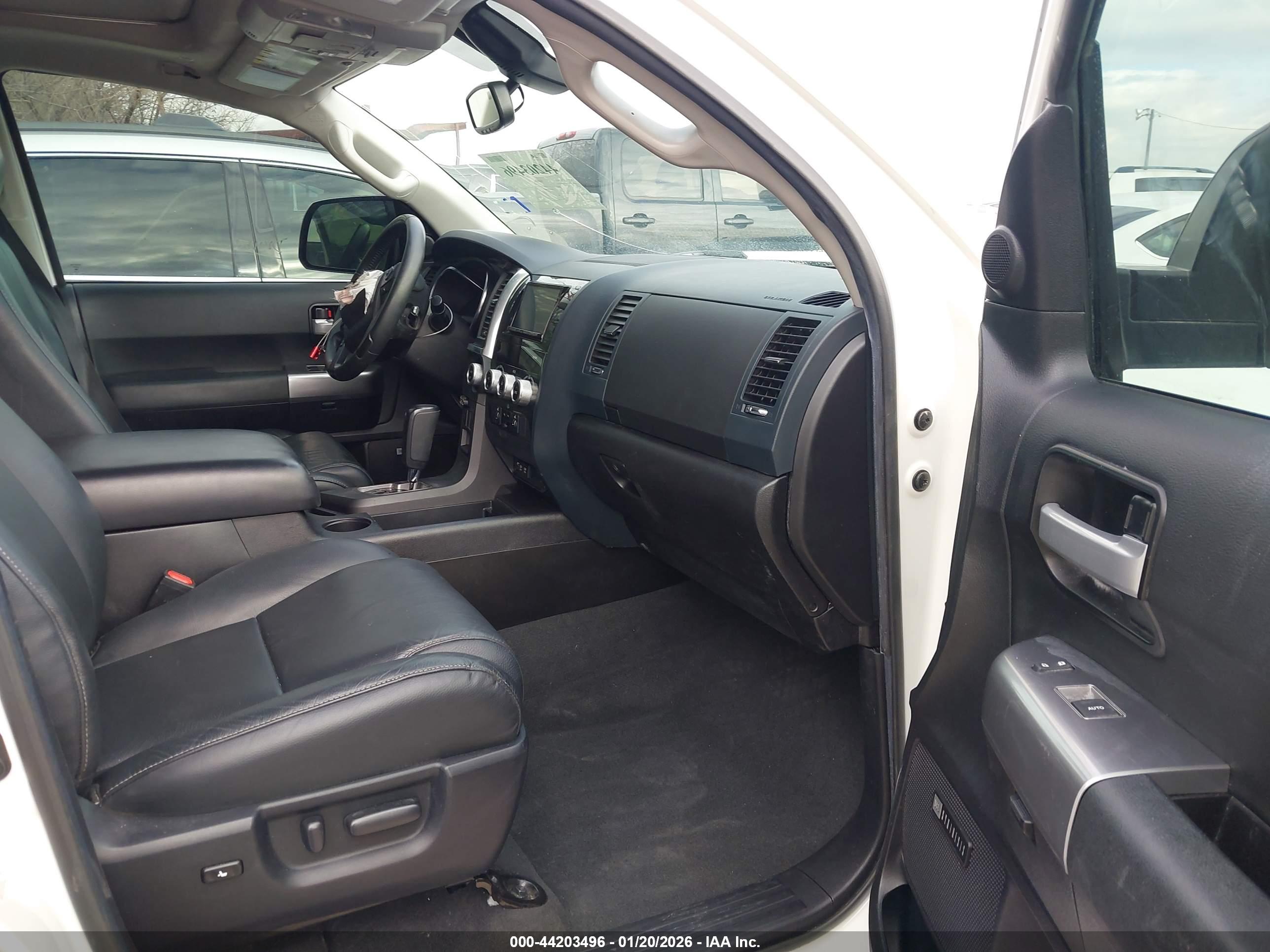 TOYOTA SEQUOIA image 5