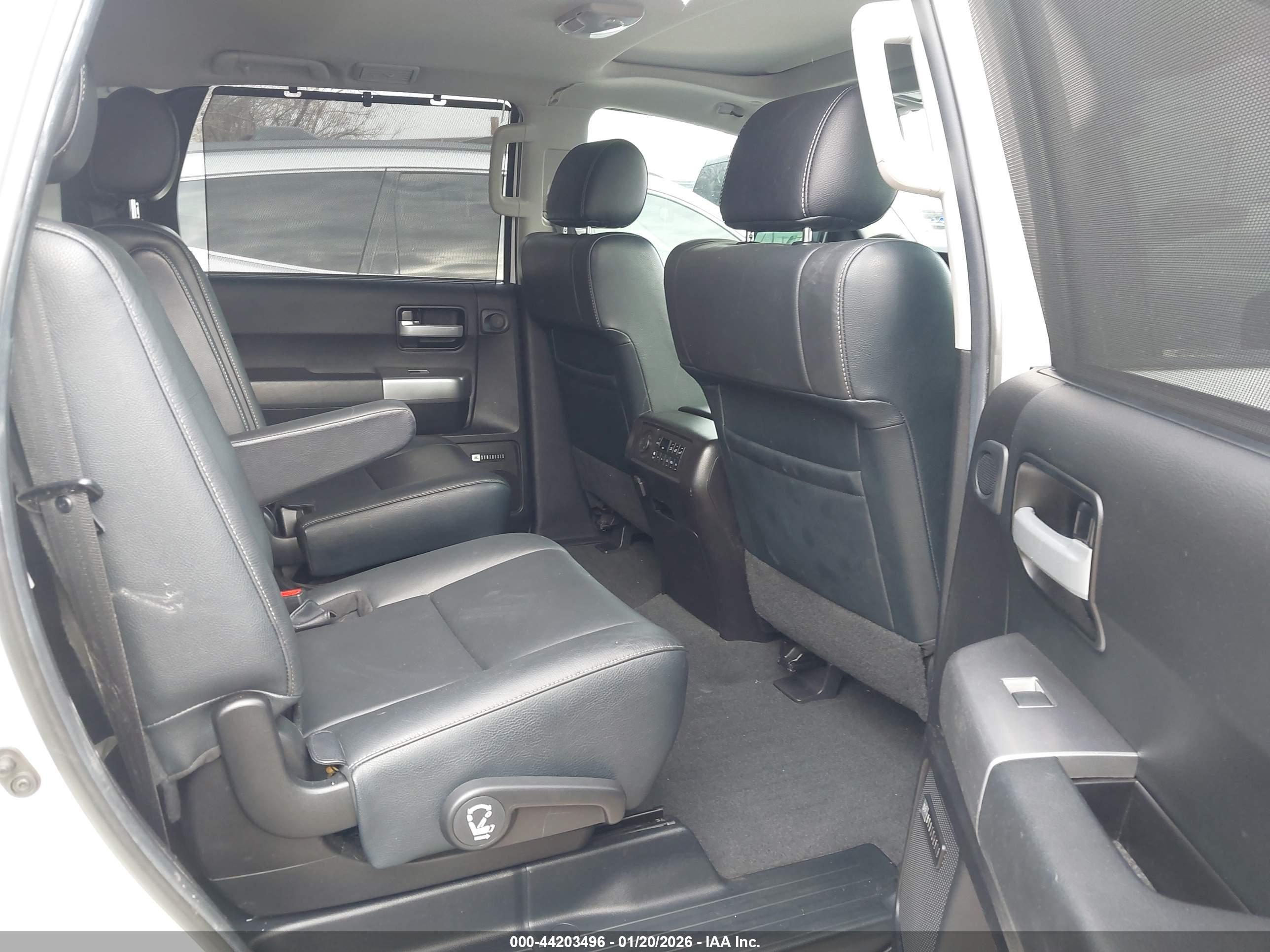 TOYOTA SEQUOIA image 8