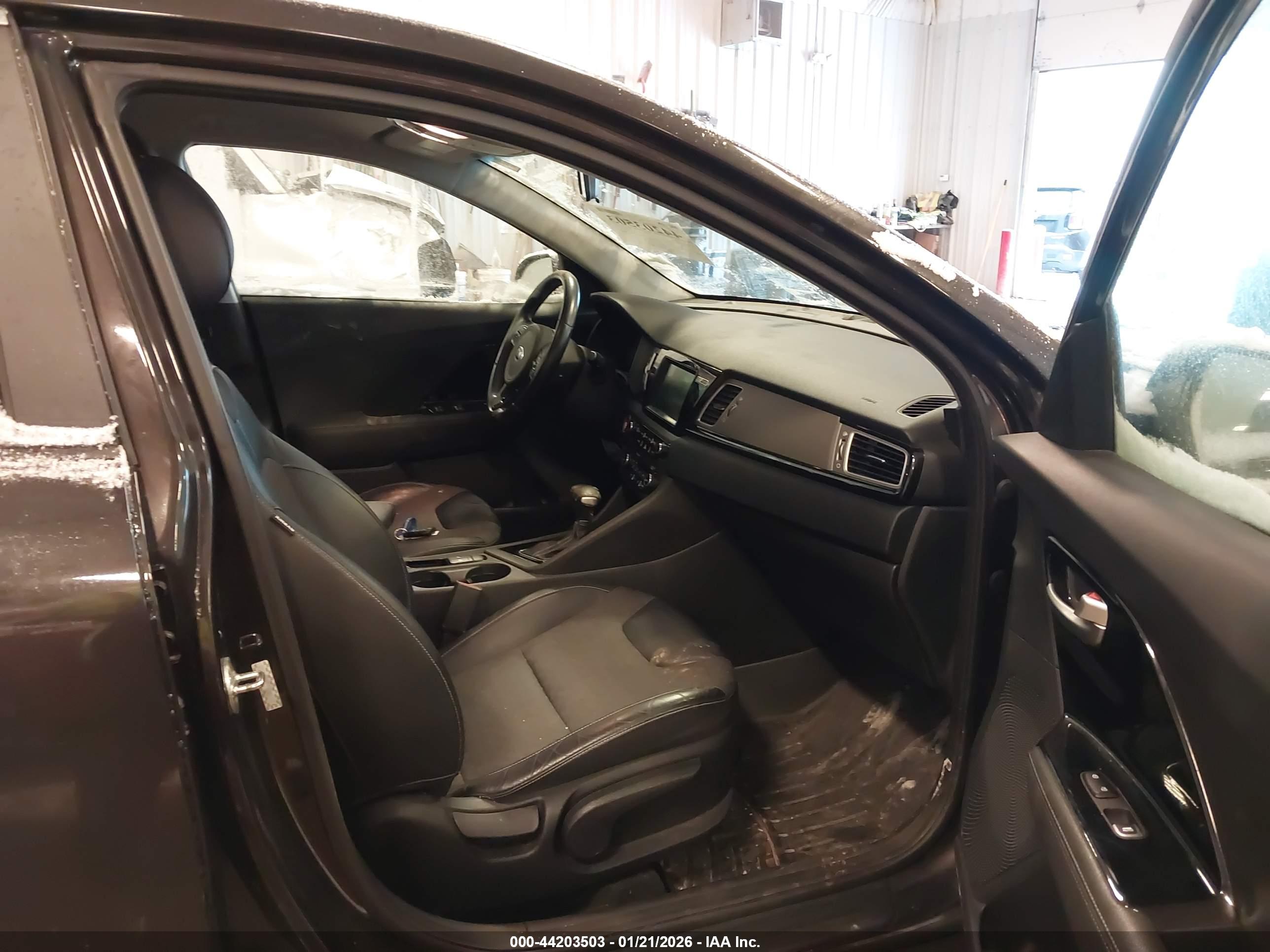 KIA NIRO image 5