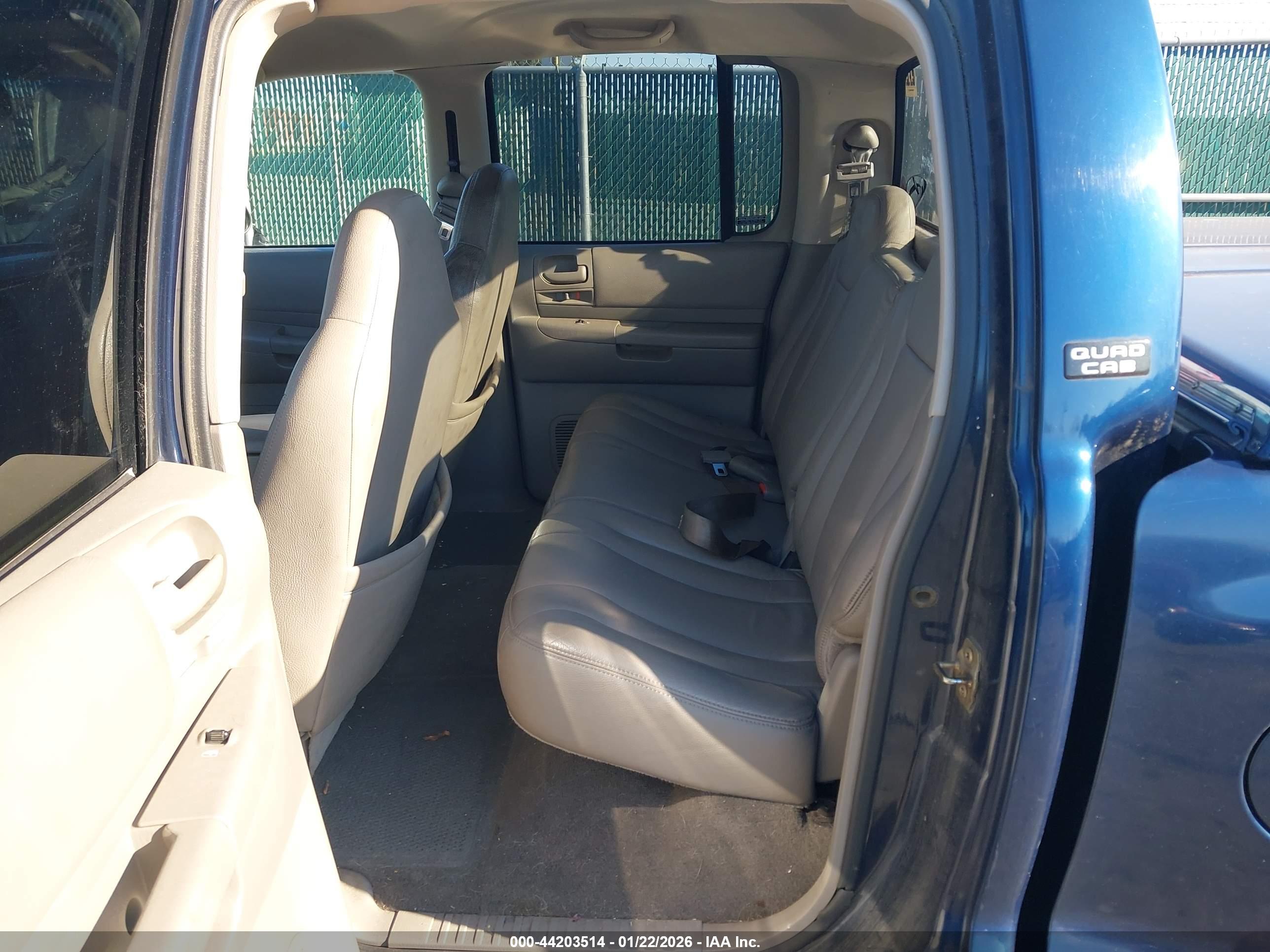 DODGE DAKOTA image 8