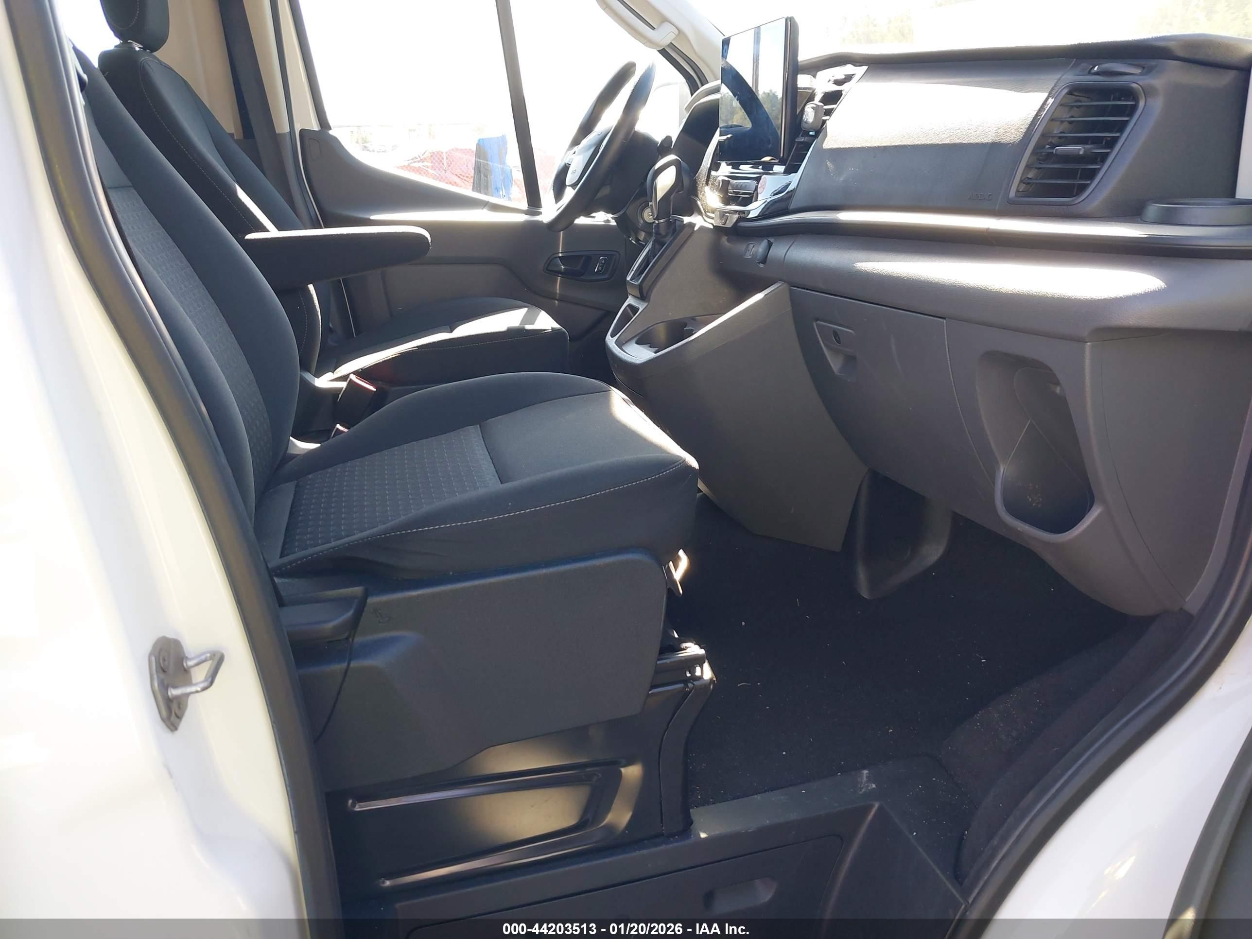FORD TRANSIT-350 image 5