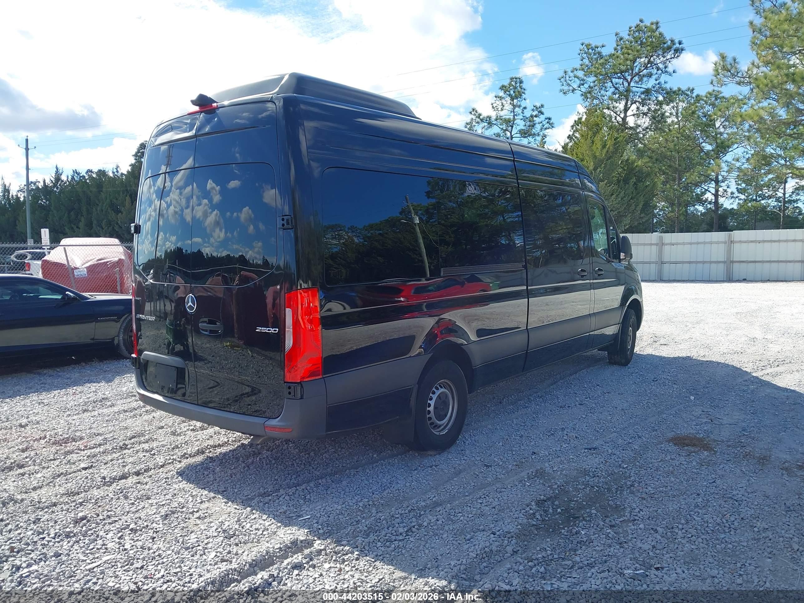 MERCEDES-BENZ SPRINTER image 4