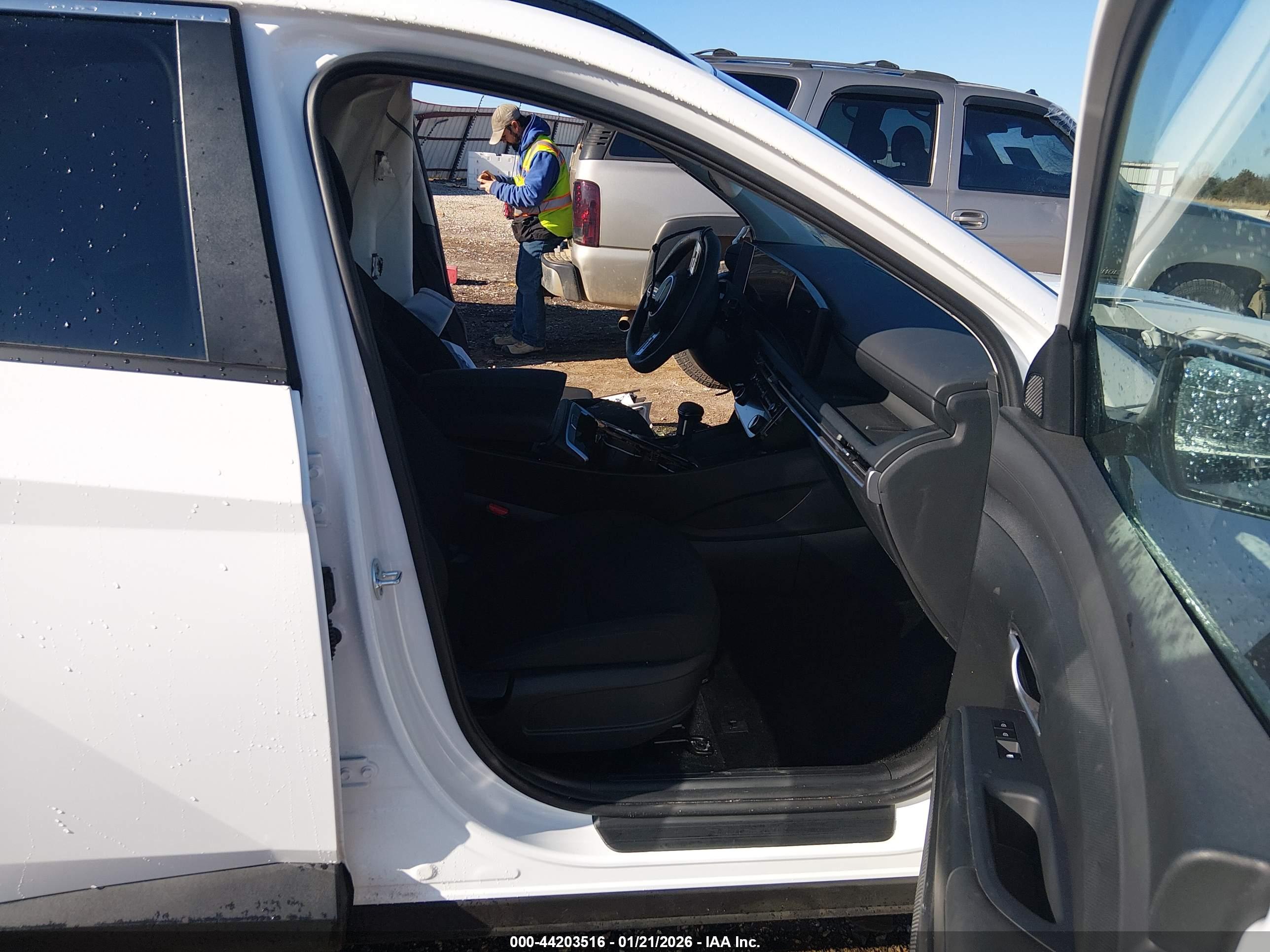 HYUNDAI TUCSON image 5