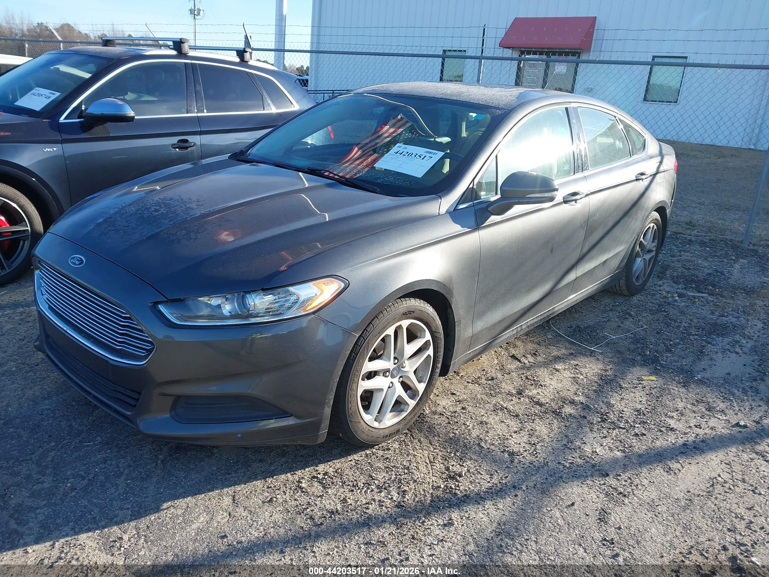 FORD FUSION image 2