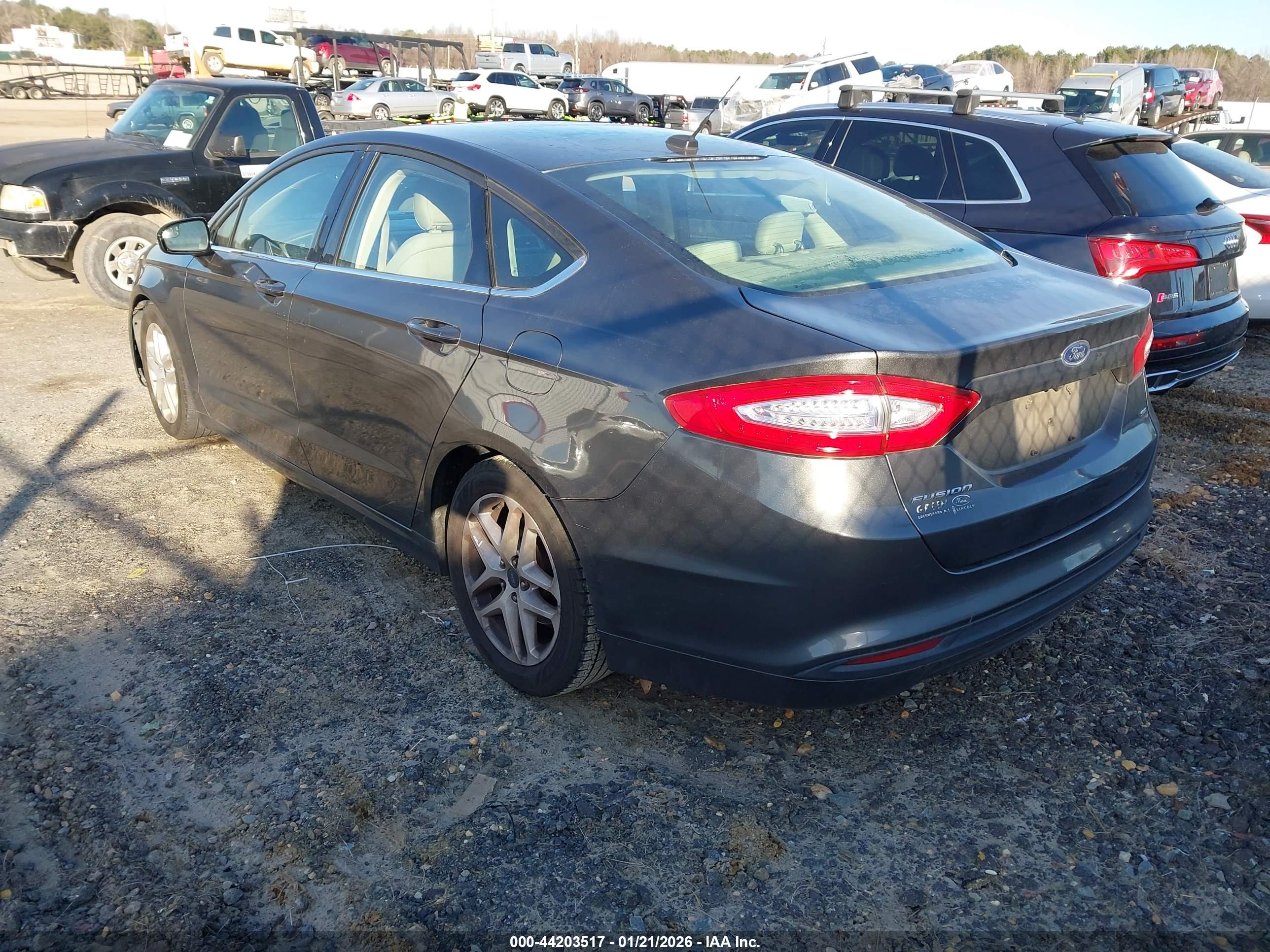 FORD FUSION image 3