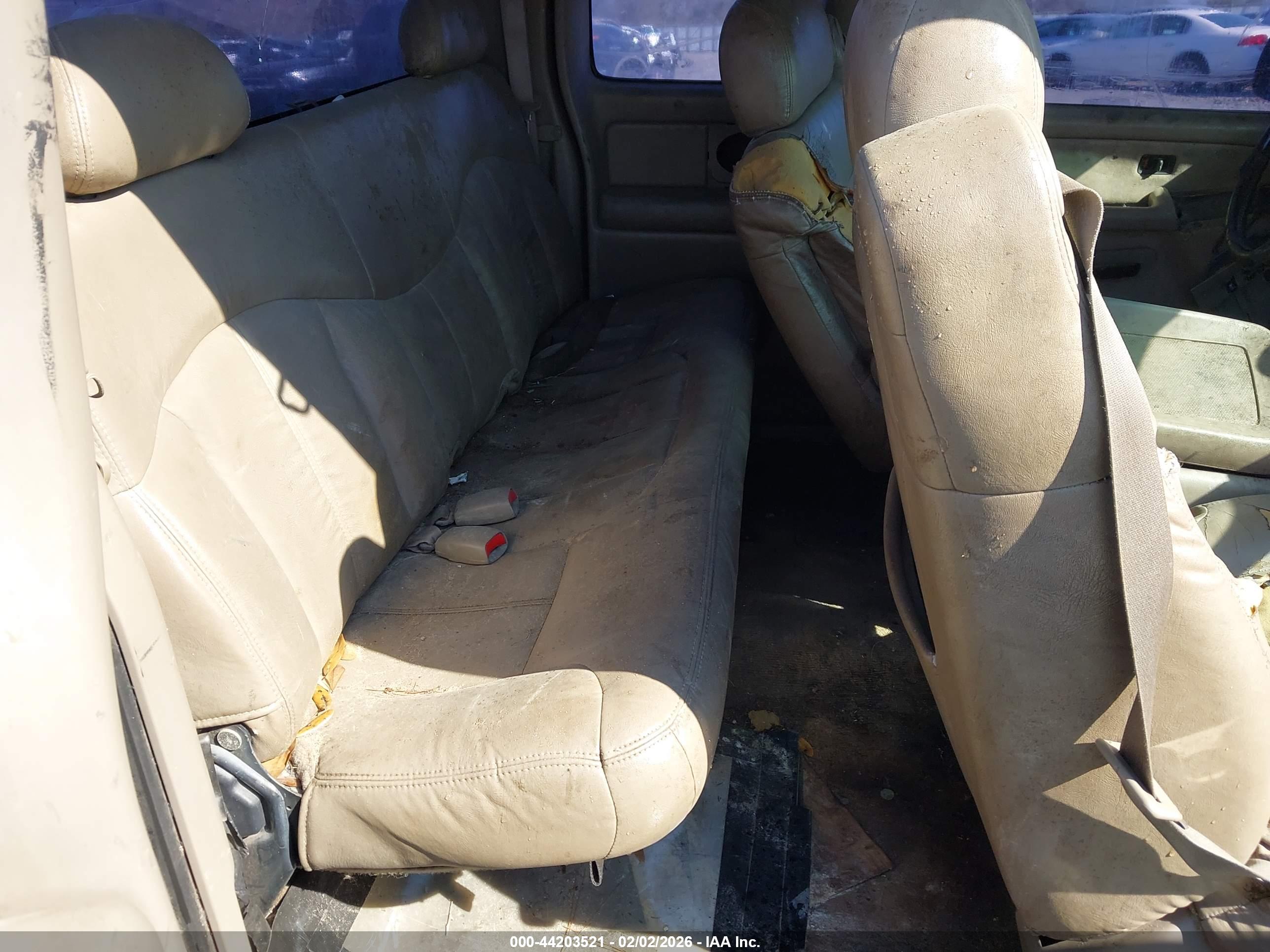 CHEVROLET SILVERADO image 8