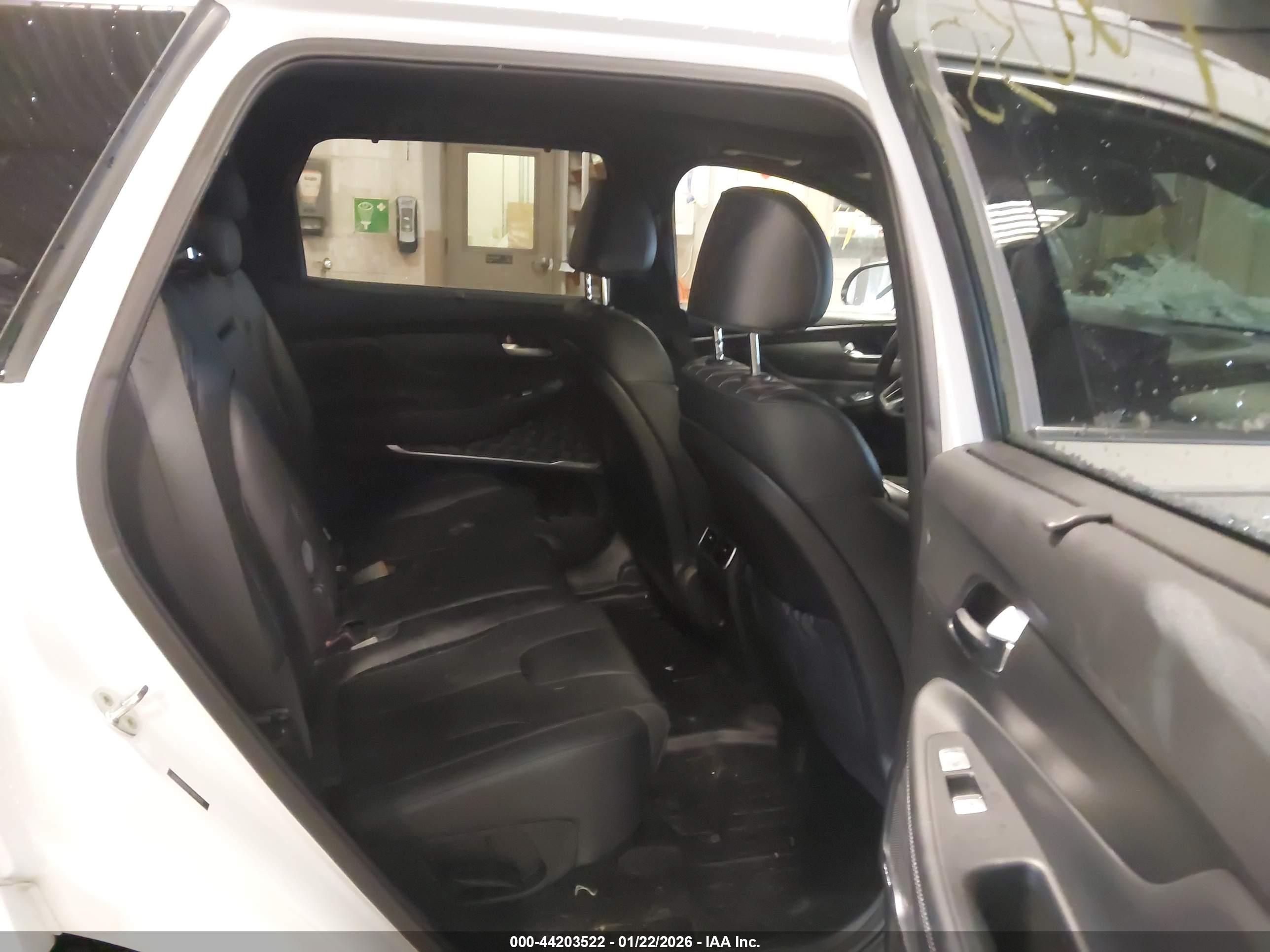 HYUNDAI SANTA image 8