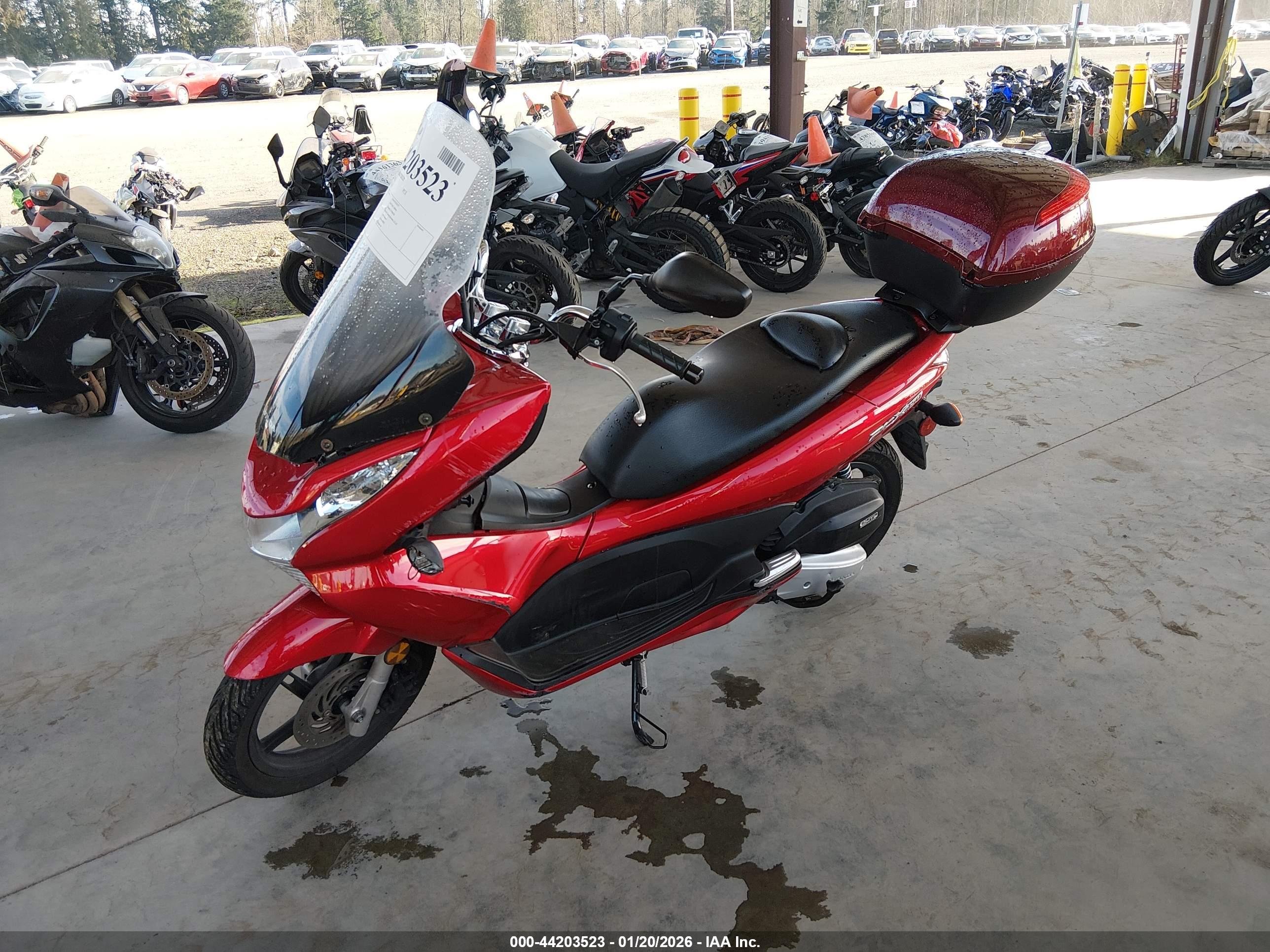 HONDA PCX image 2