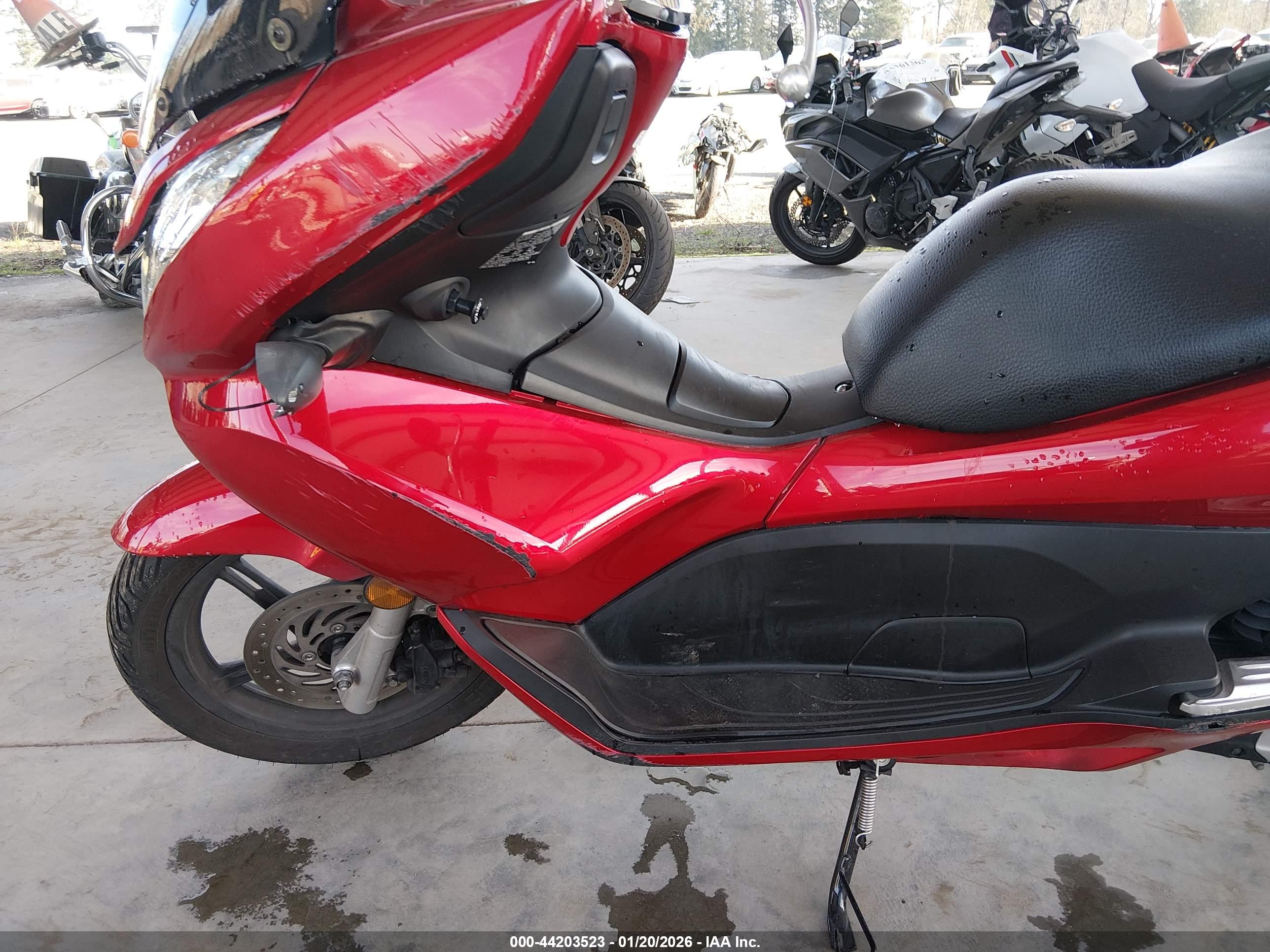 HONDA PCX image 9