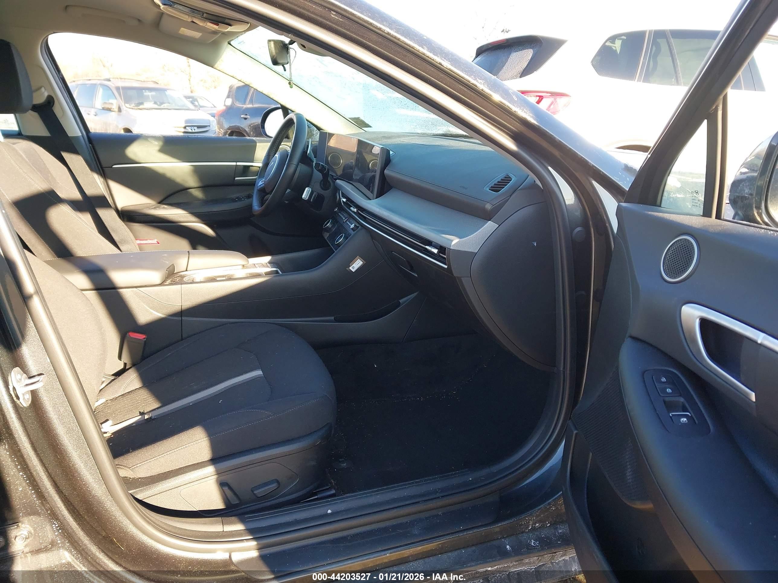 HYUNDAI SONATA image 5