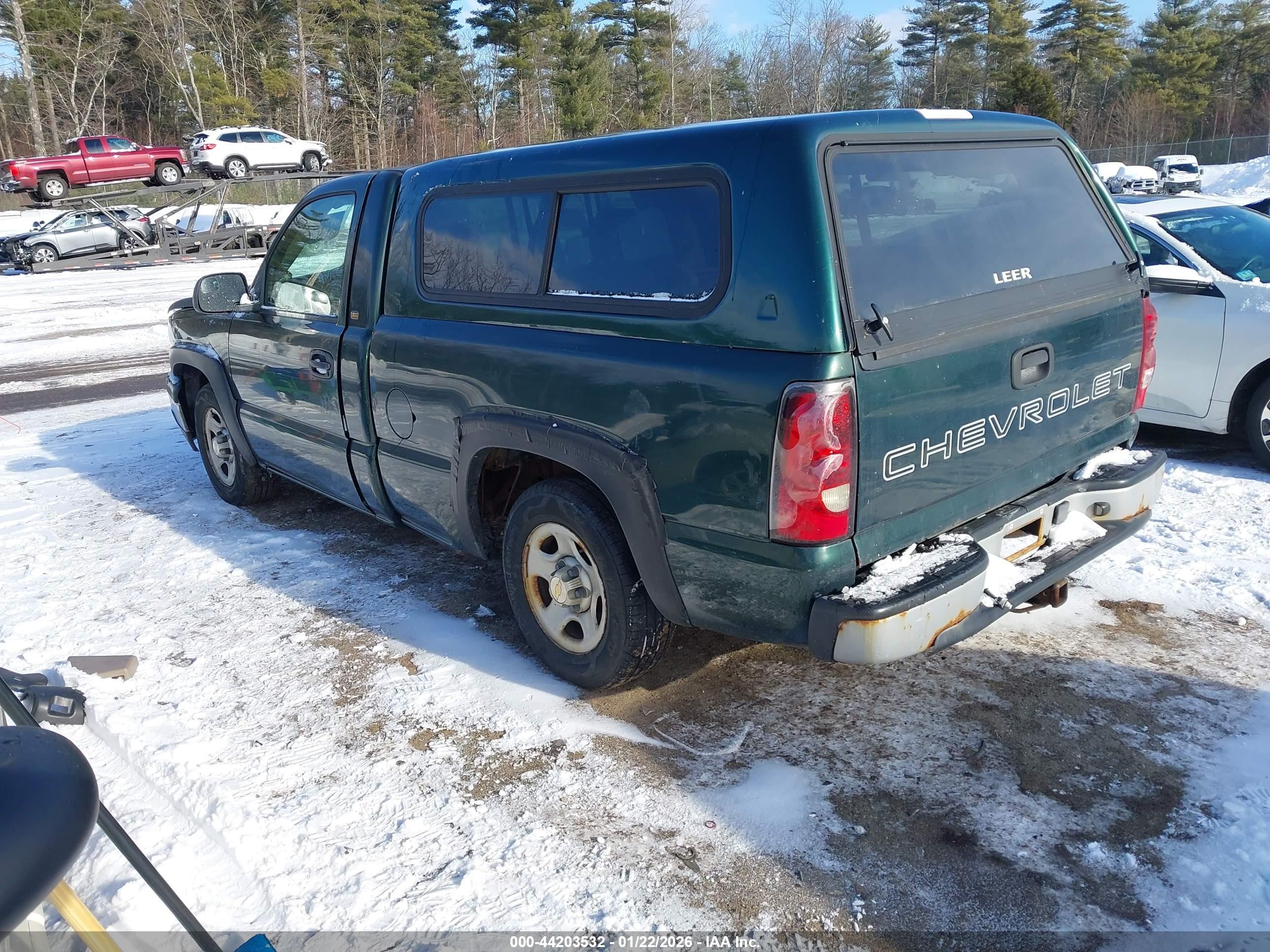 CHEVROLET SILVERADO image 3