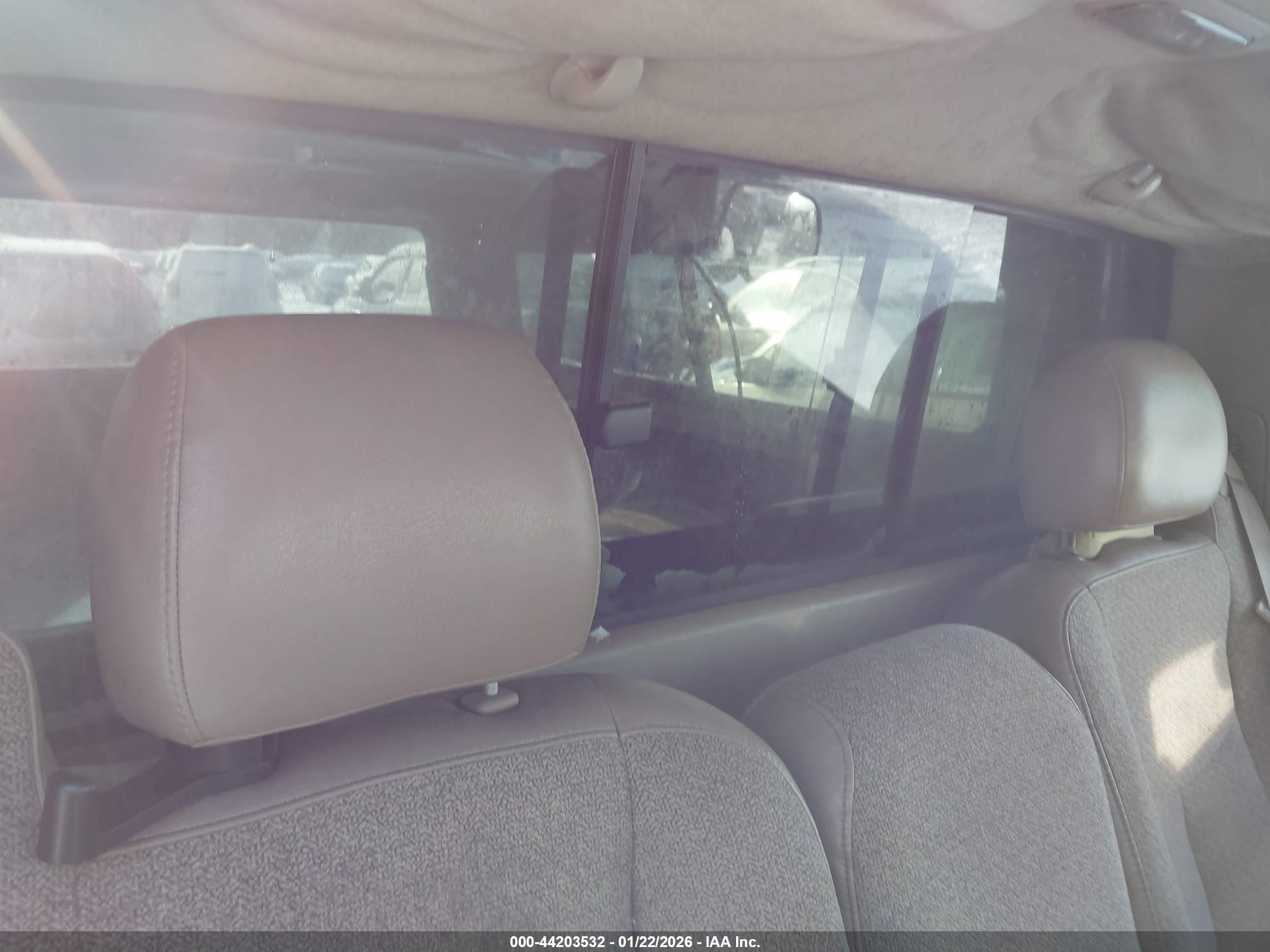 CHEVROLET SILVERADO image 8