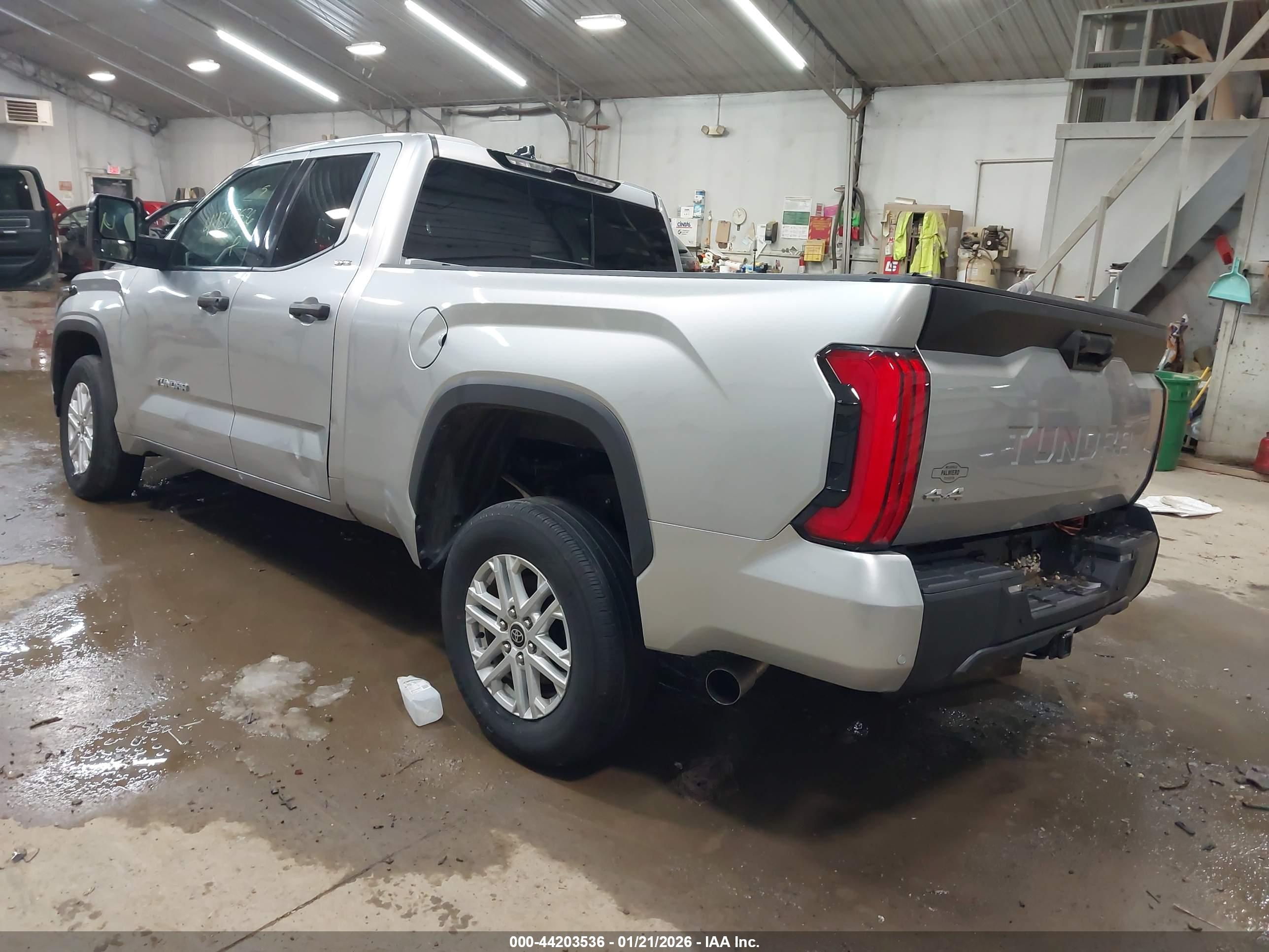 TOYOTA TUNDRA image 3