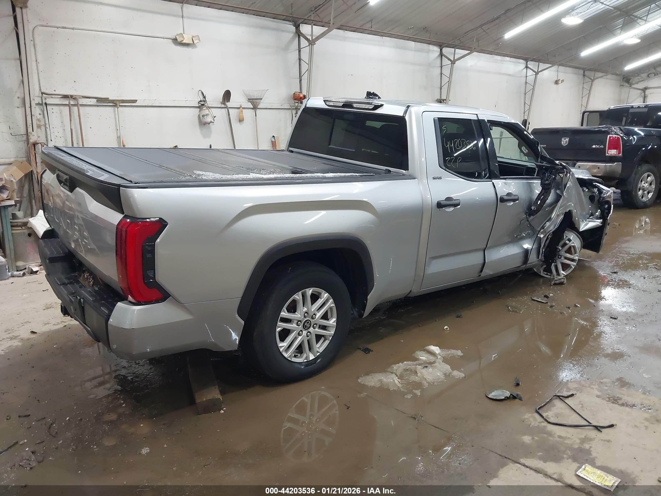 TOYOTA TUNDRA image 4