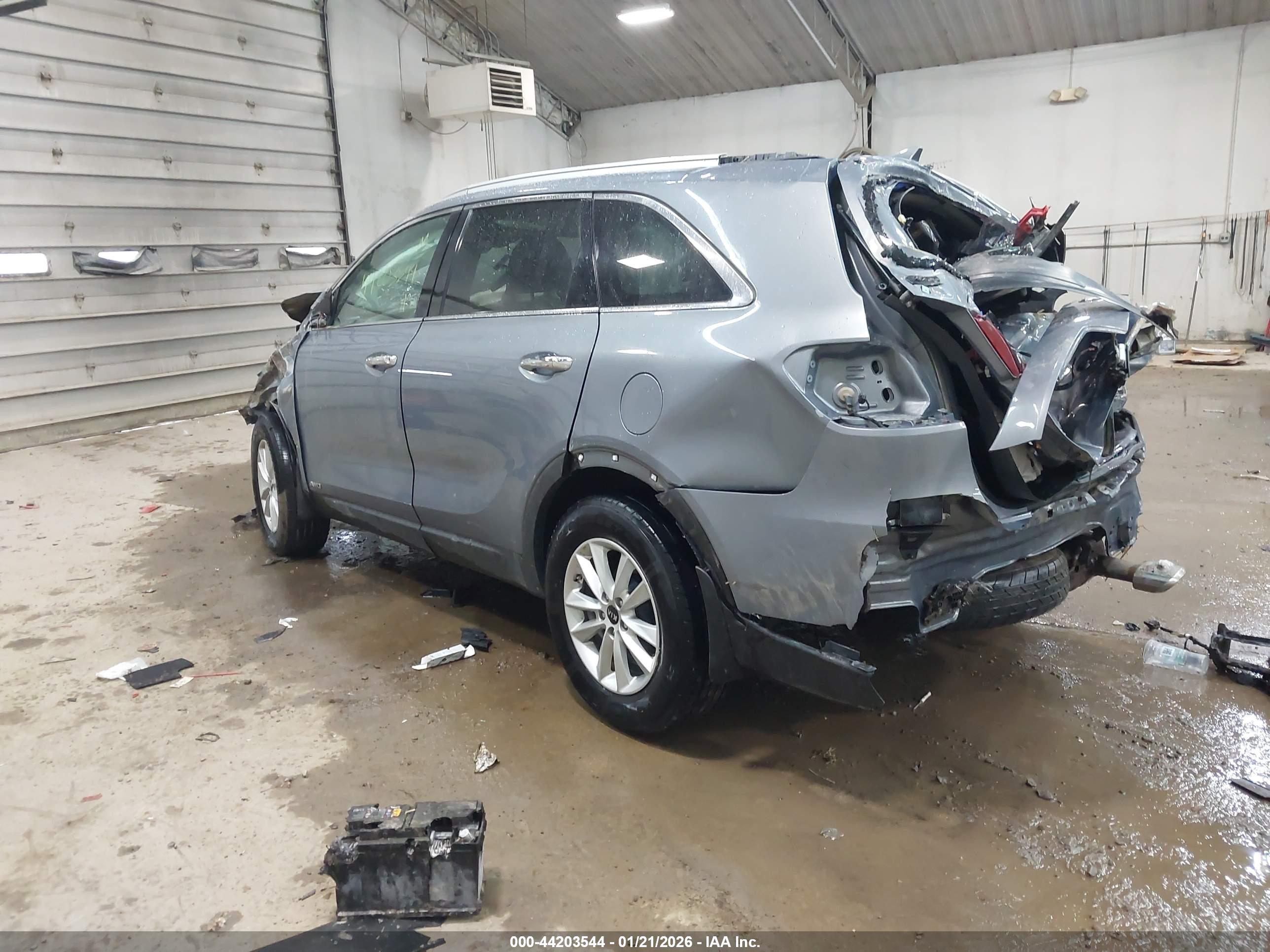 KIA SORENTO image 3