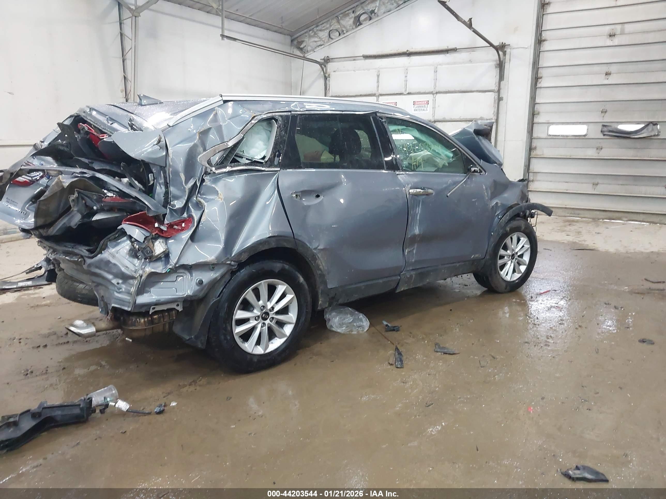 KIA SORENTO image 4