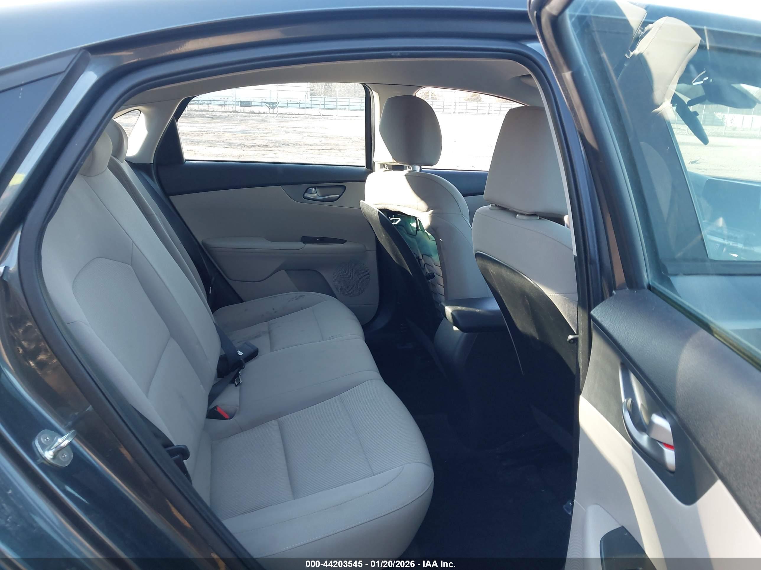 KIA FORTE image 8