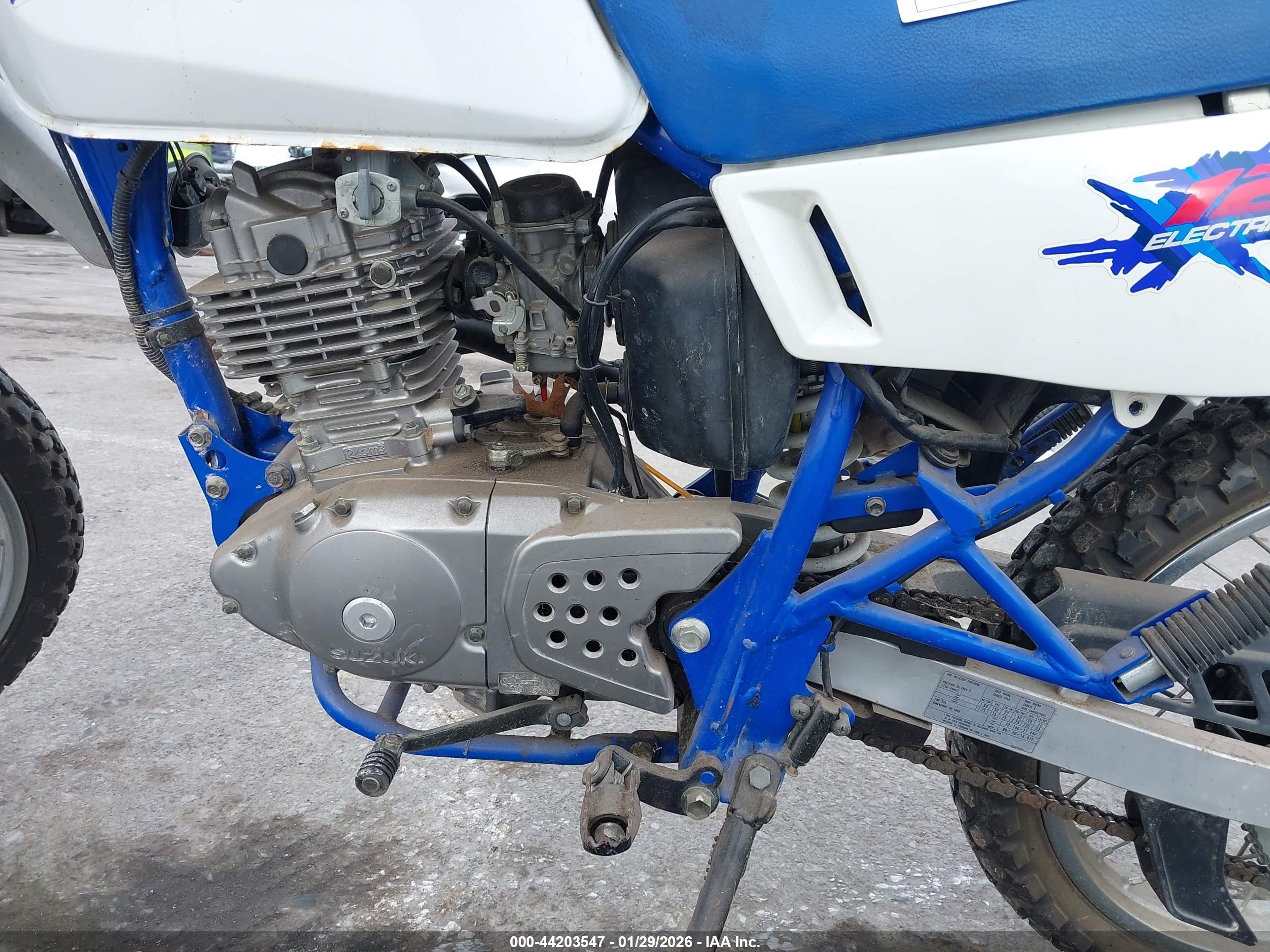 SUZUKI DR125 image 9