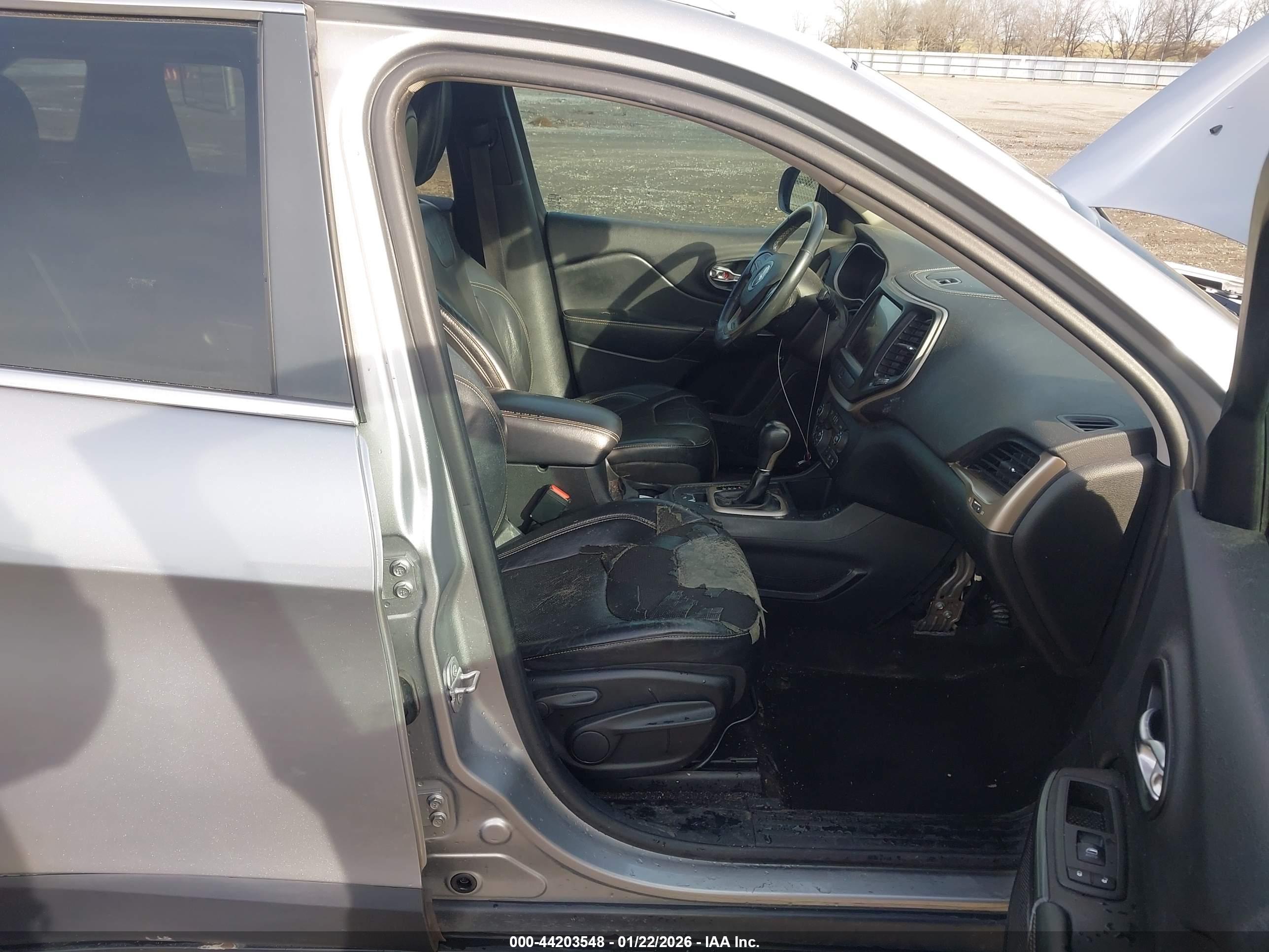 JEEP CHEROKEE image 5