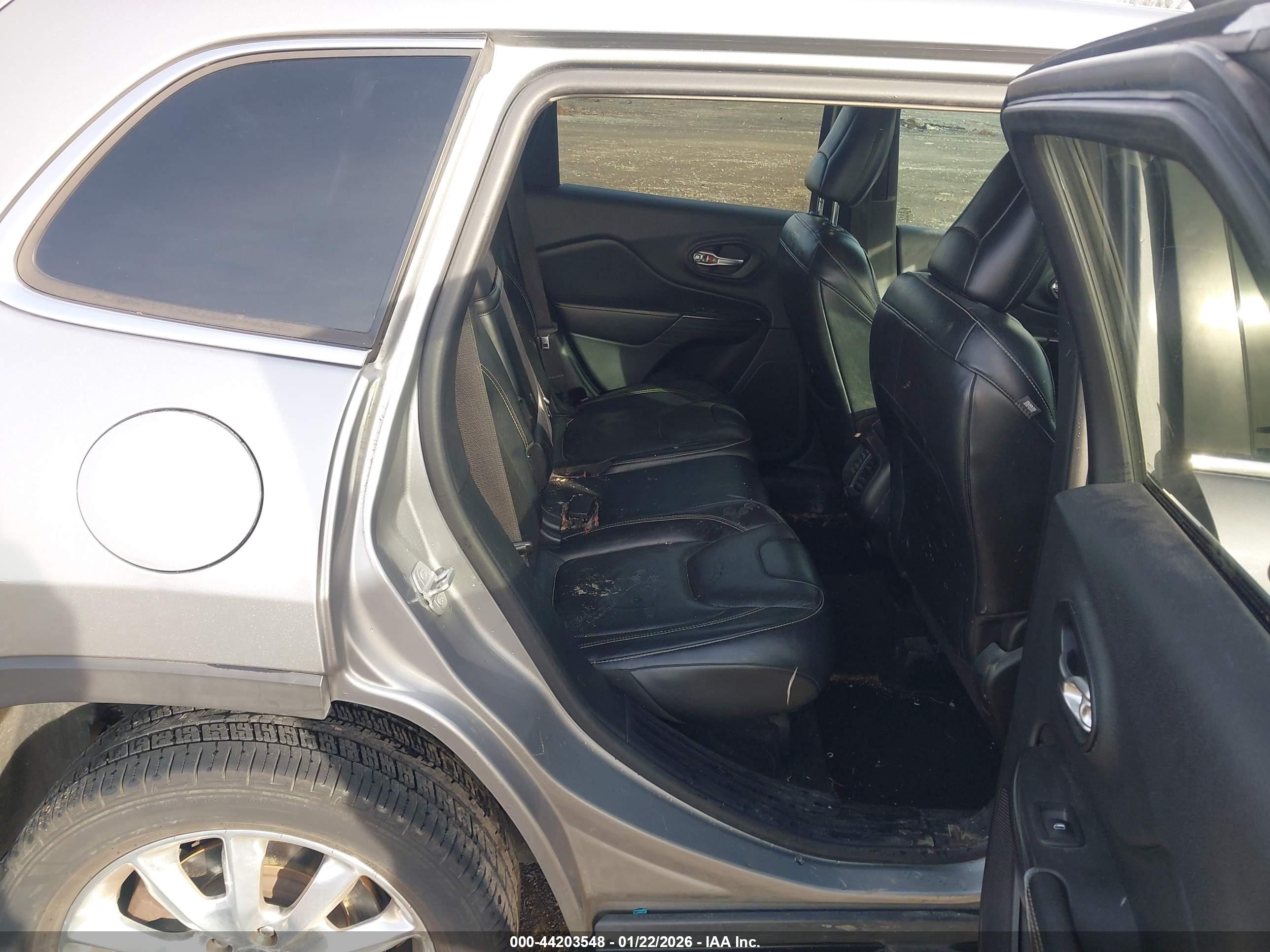 JEEP CHEROKEE image 8