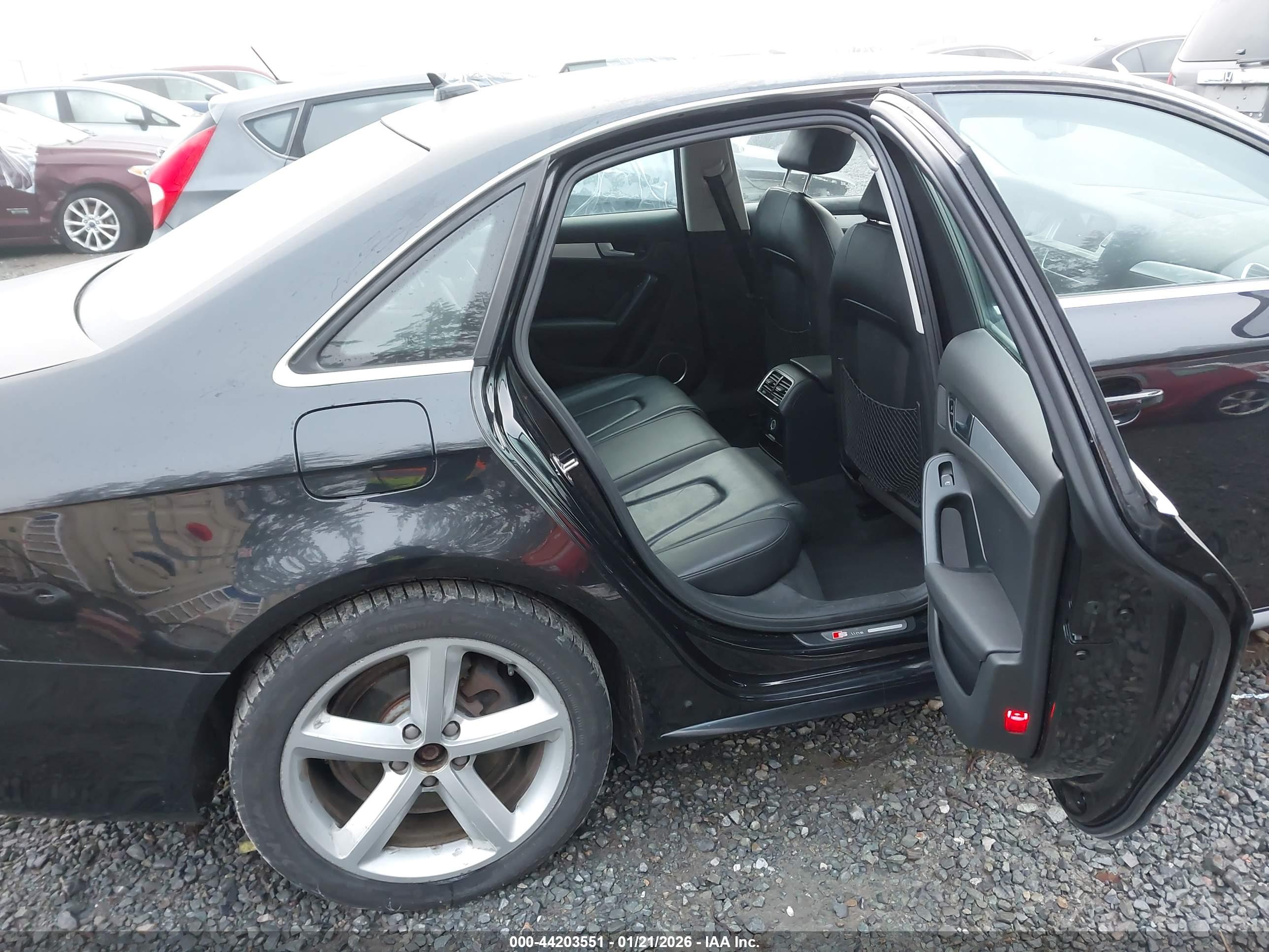 AUDI A4 image 8