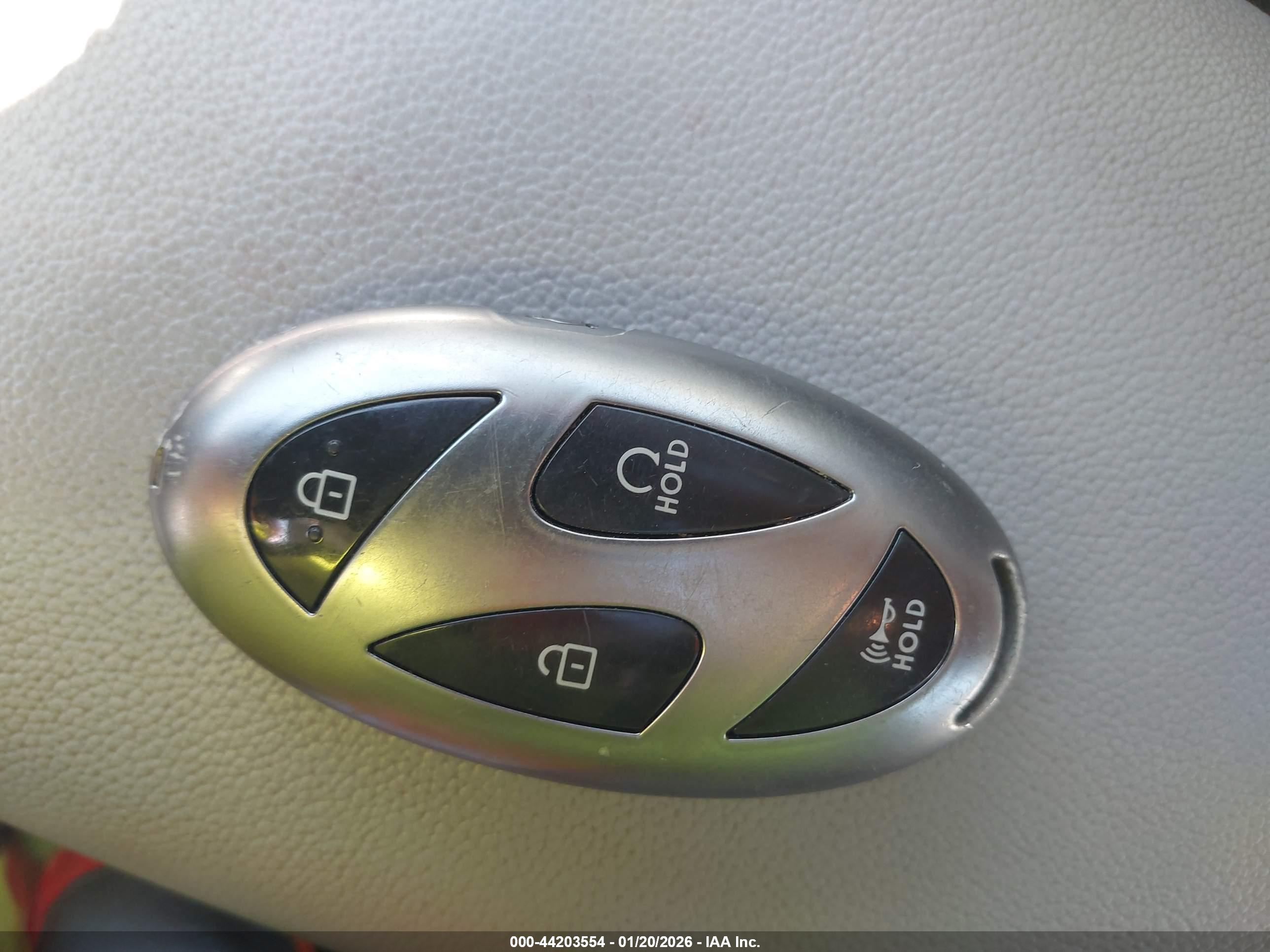 HYUNDAI ELANTRA image 11