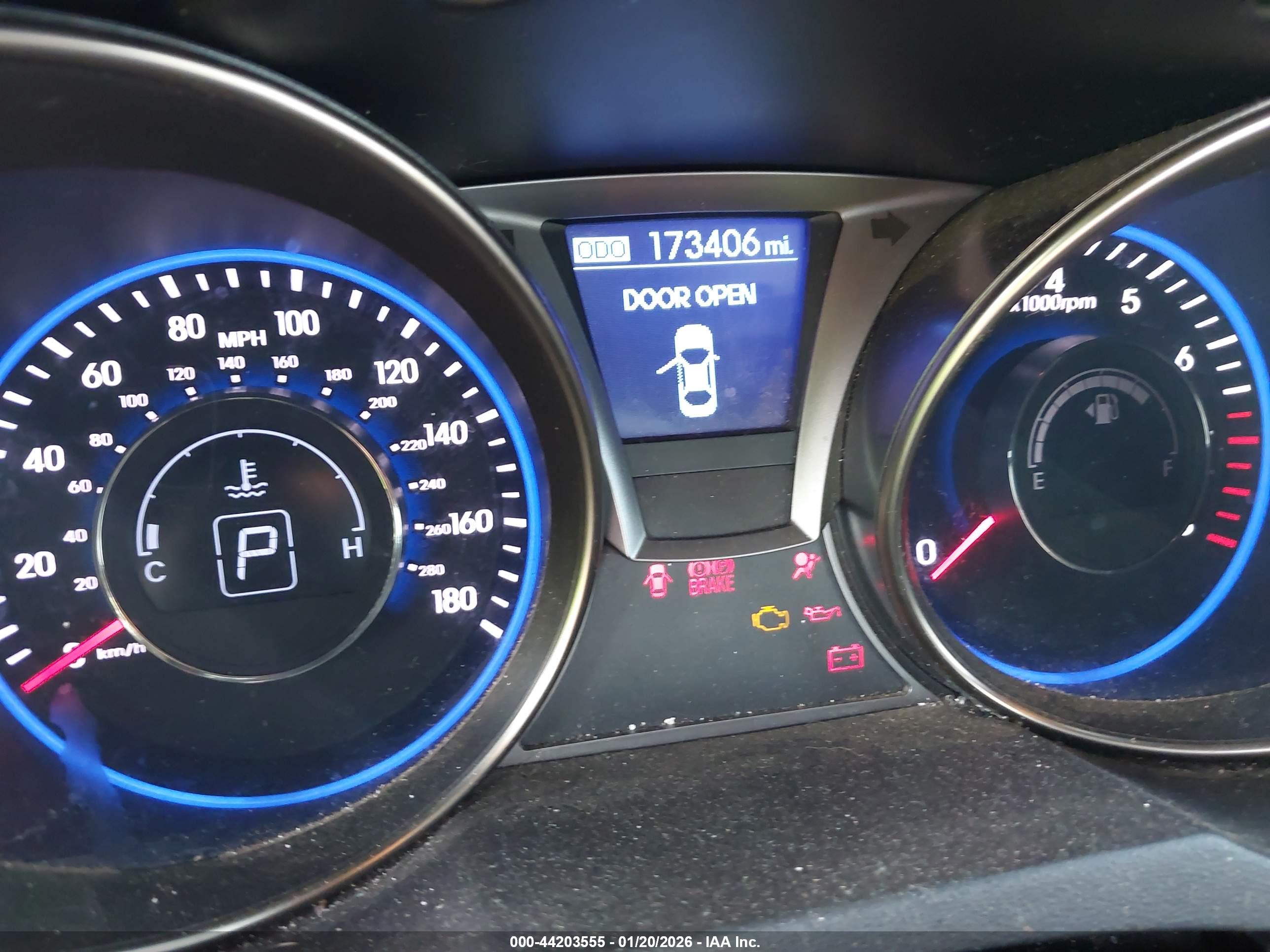 HYUNDAI GENESIS image 7