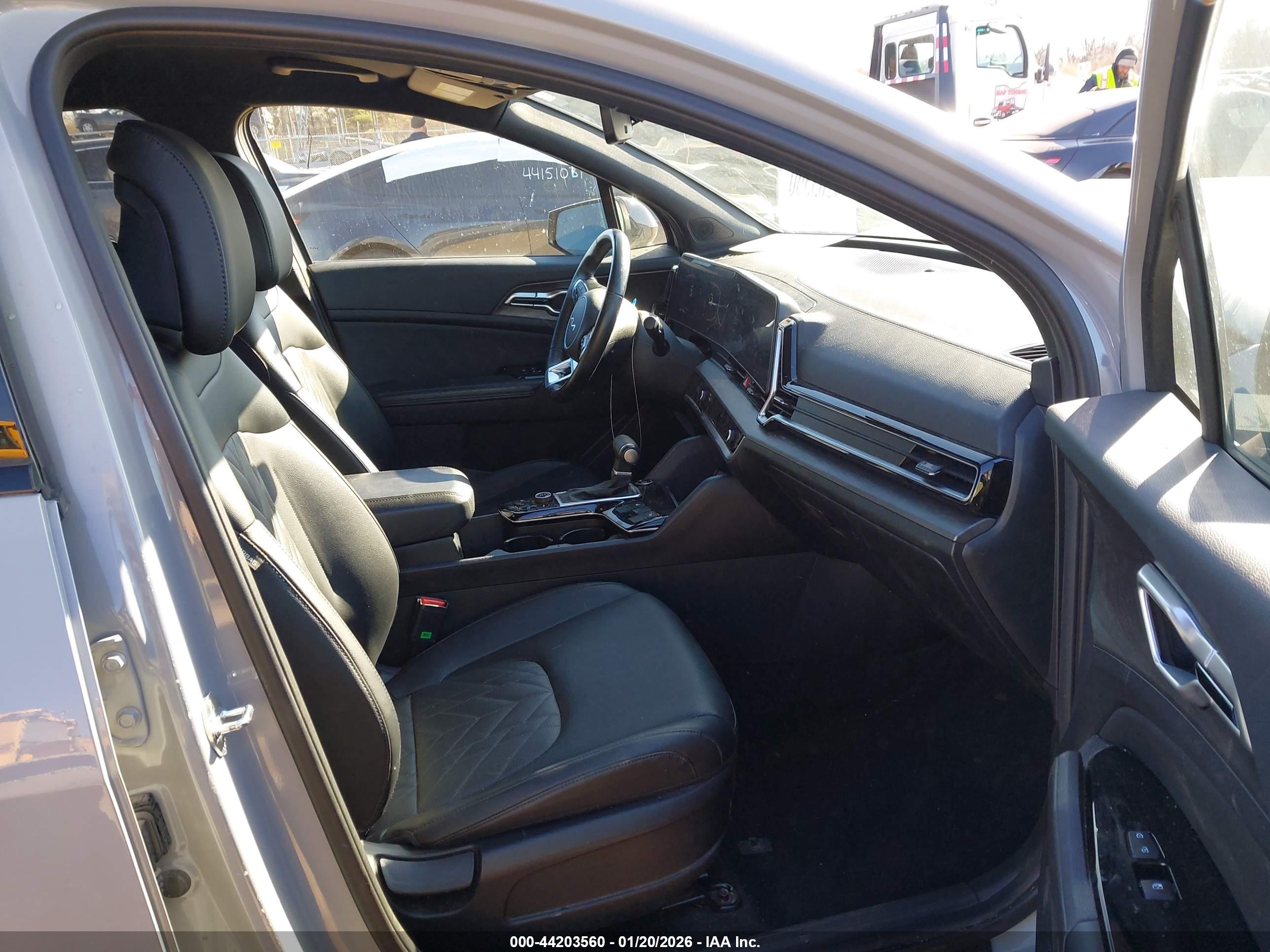 KIA SPORTAGE image 5