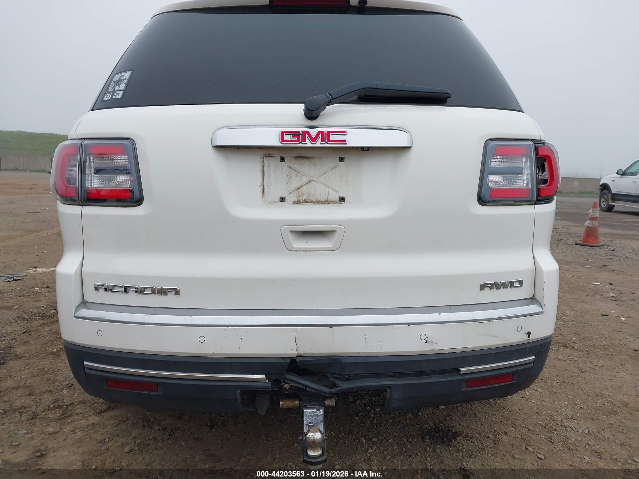 GMC ACADIA image 6