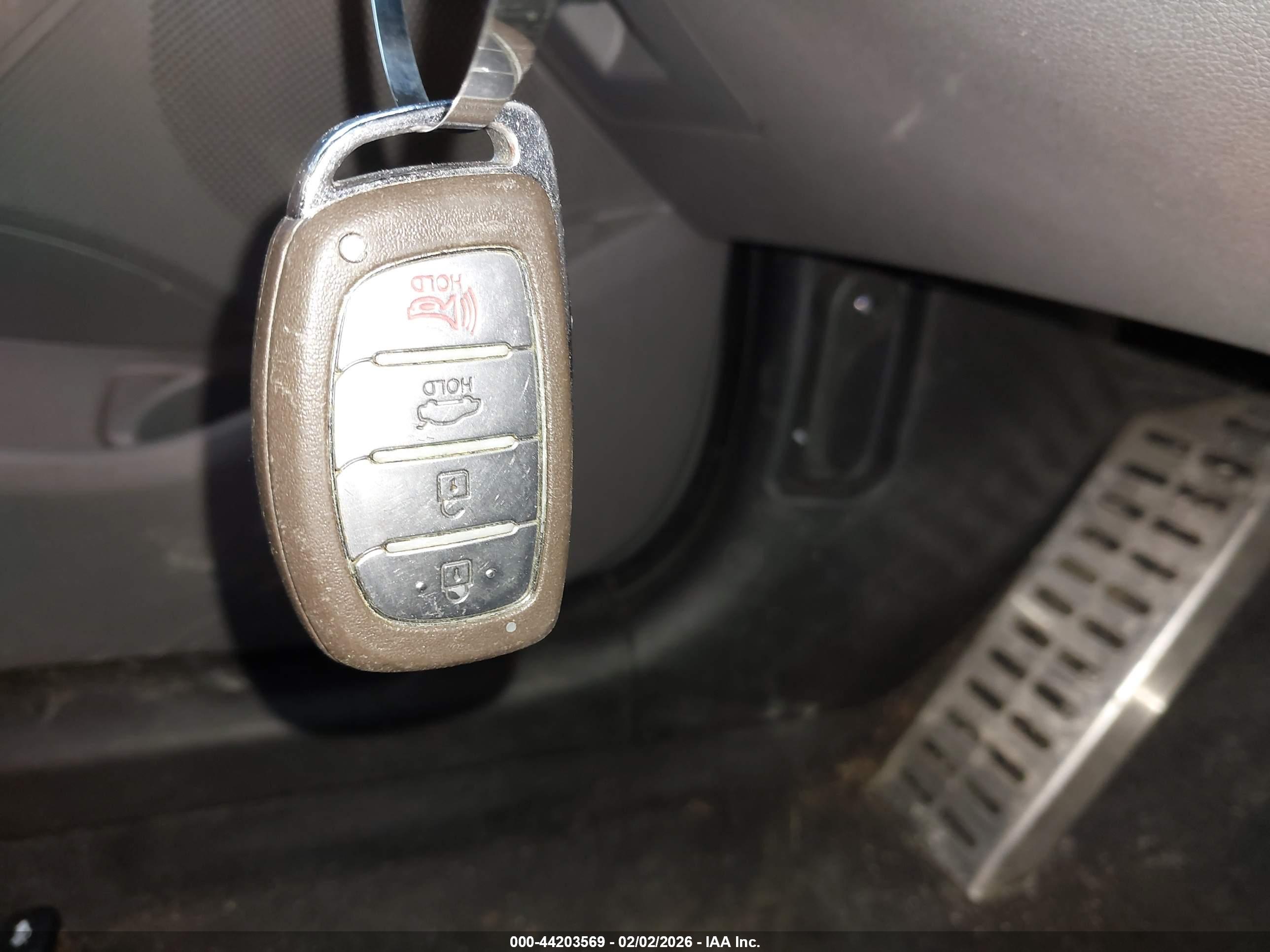 HYUNDAI ELANTRA image 11