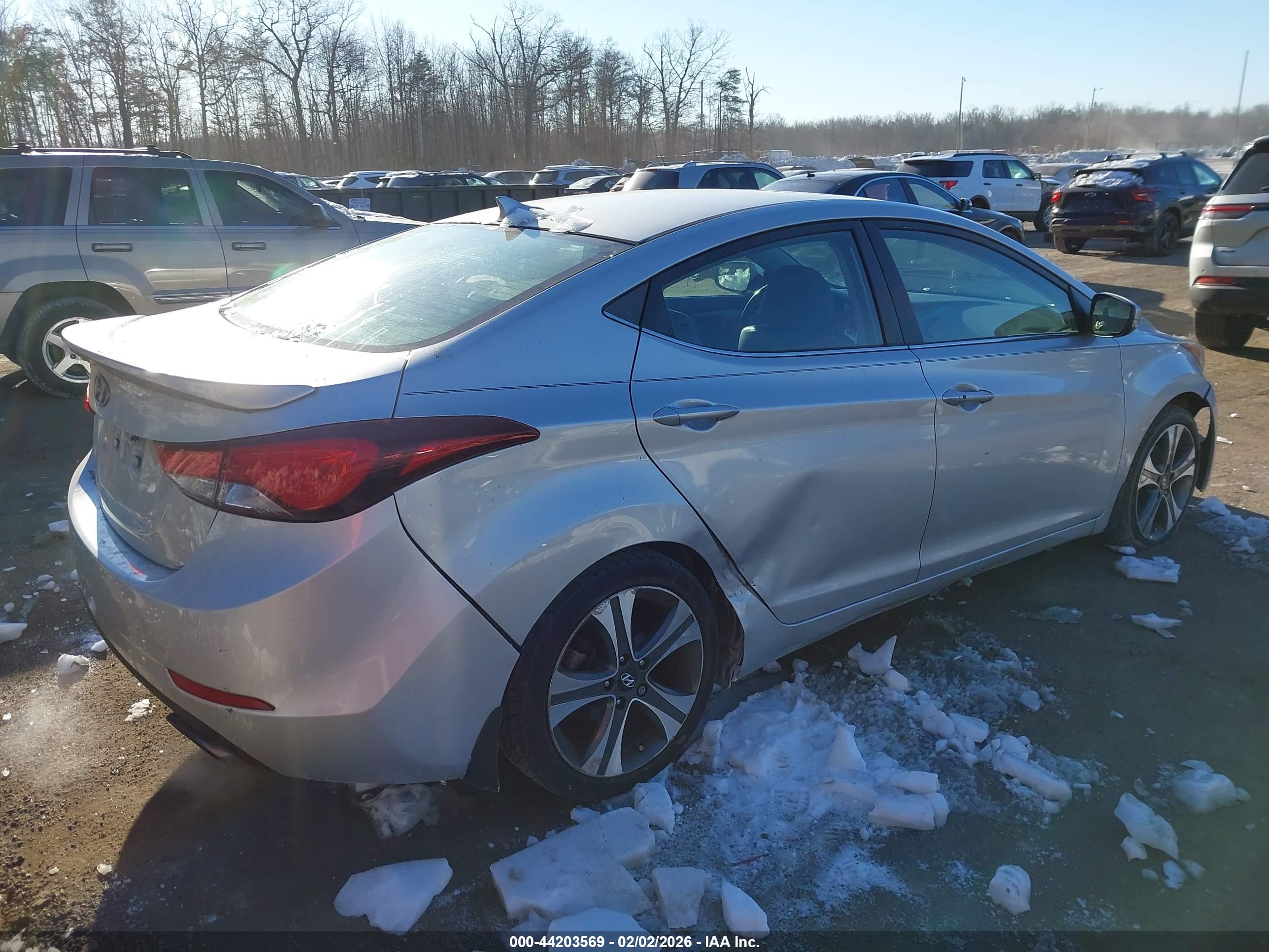 HYUNDAI ELANTRA image 4