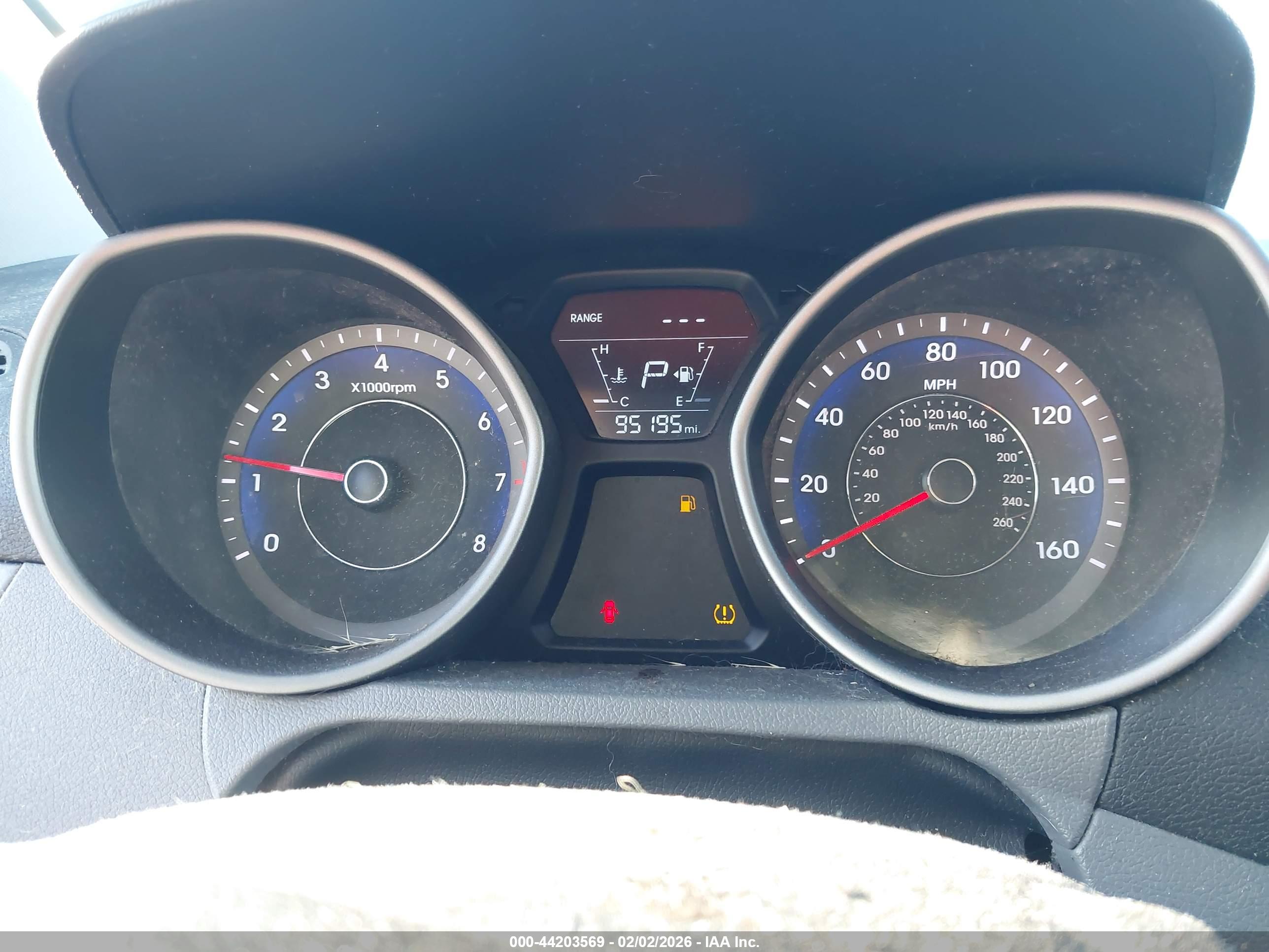 HYUNDAI ELANTRA image 7