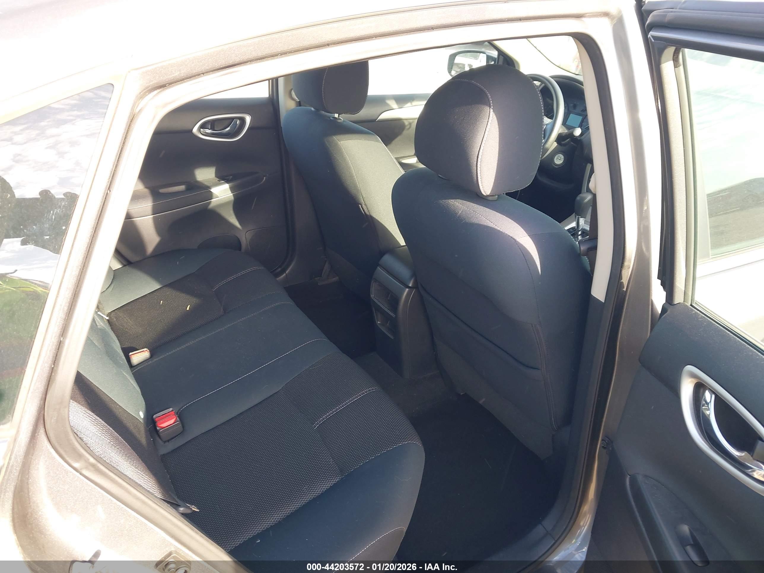 NISSAN SENTRA image 8