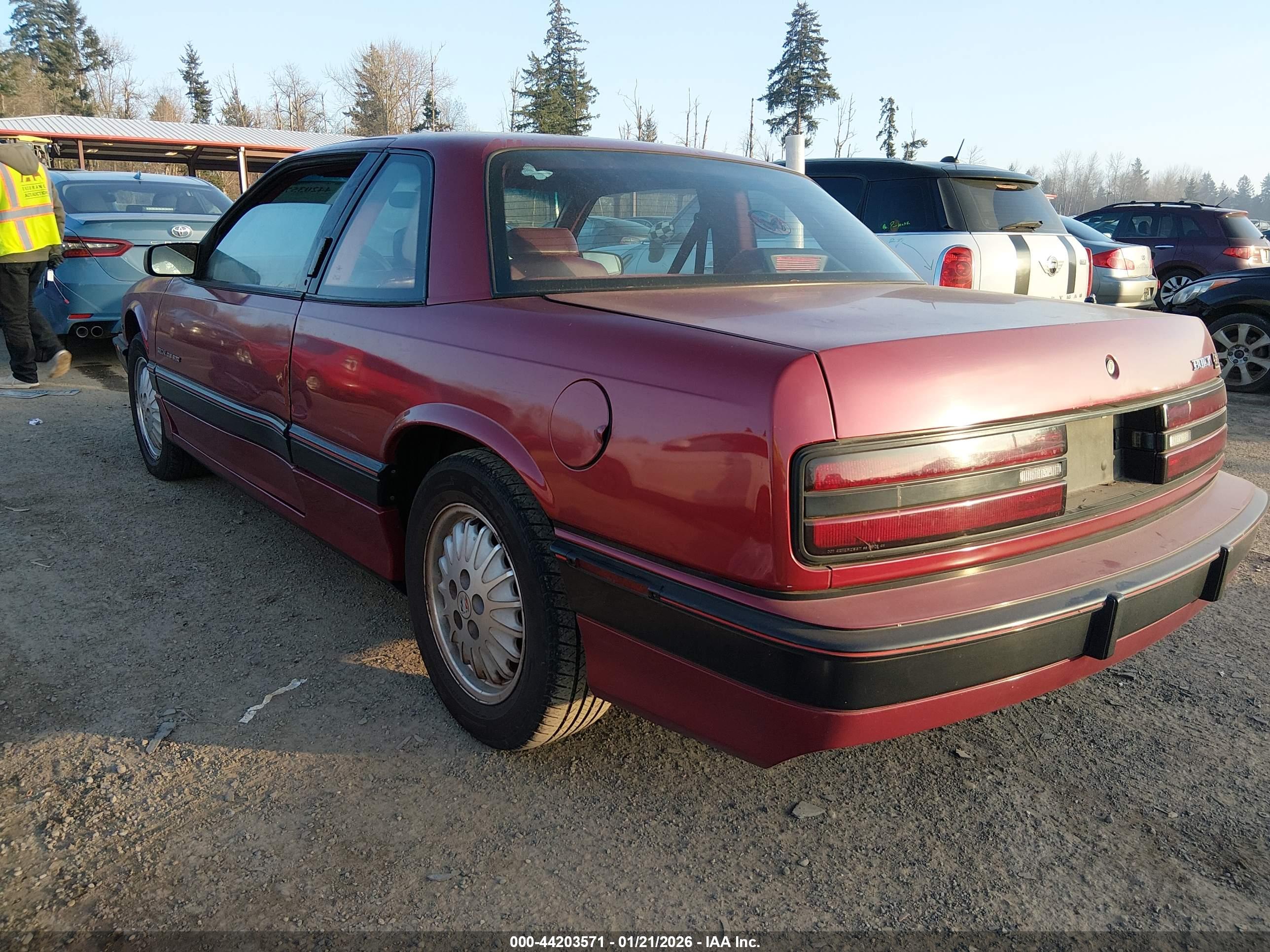 BUICK REGAL image 3