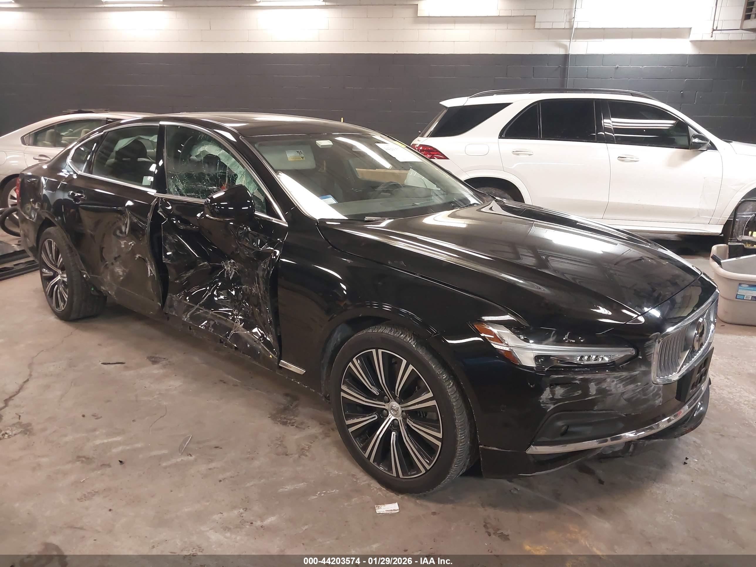 VOLVO S90 image 6