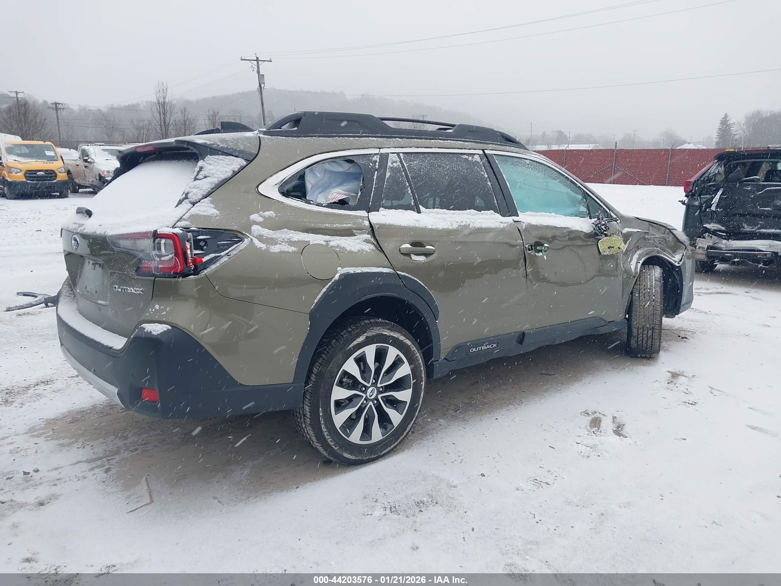 SUBARU OUTBACK image 4