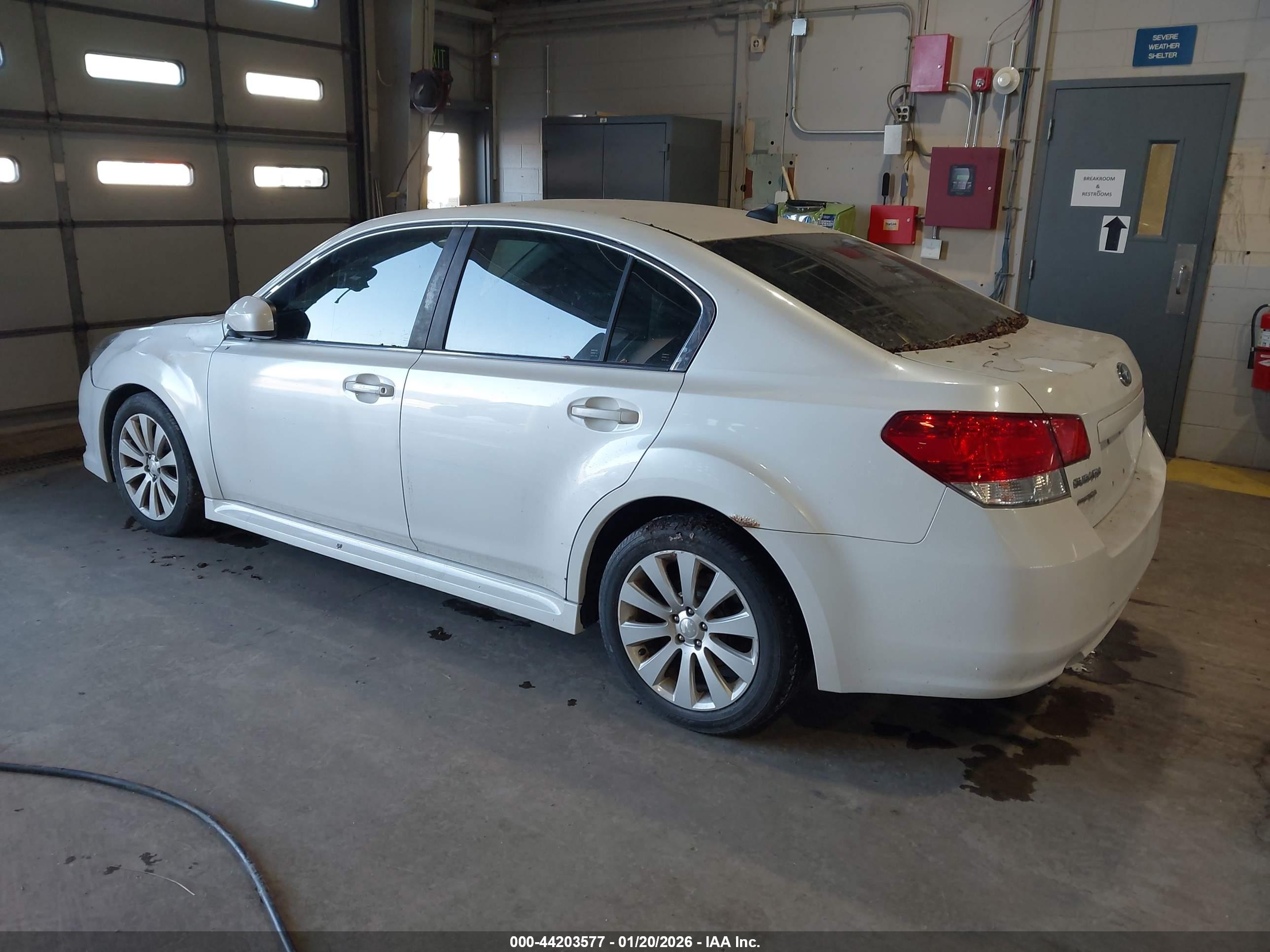 SUBARU LEGACY image 3