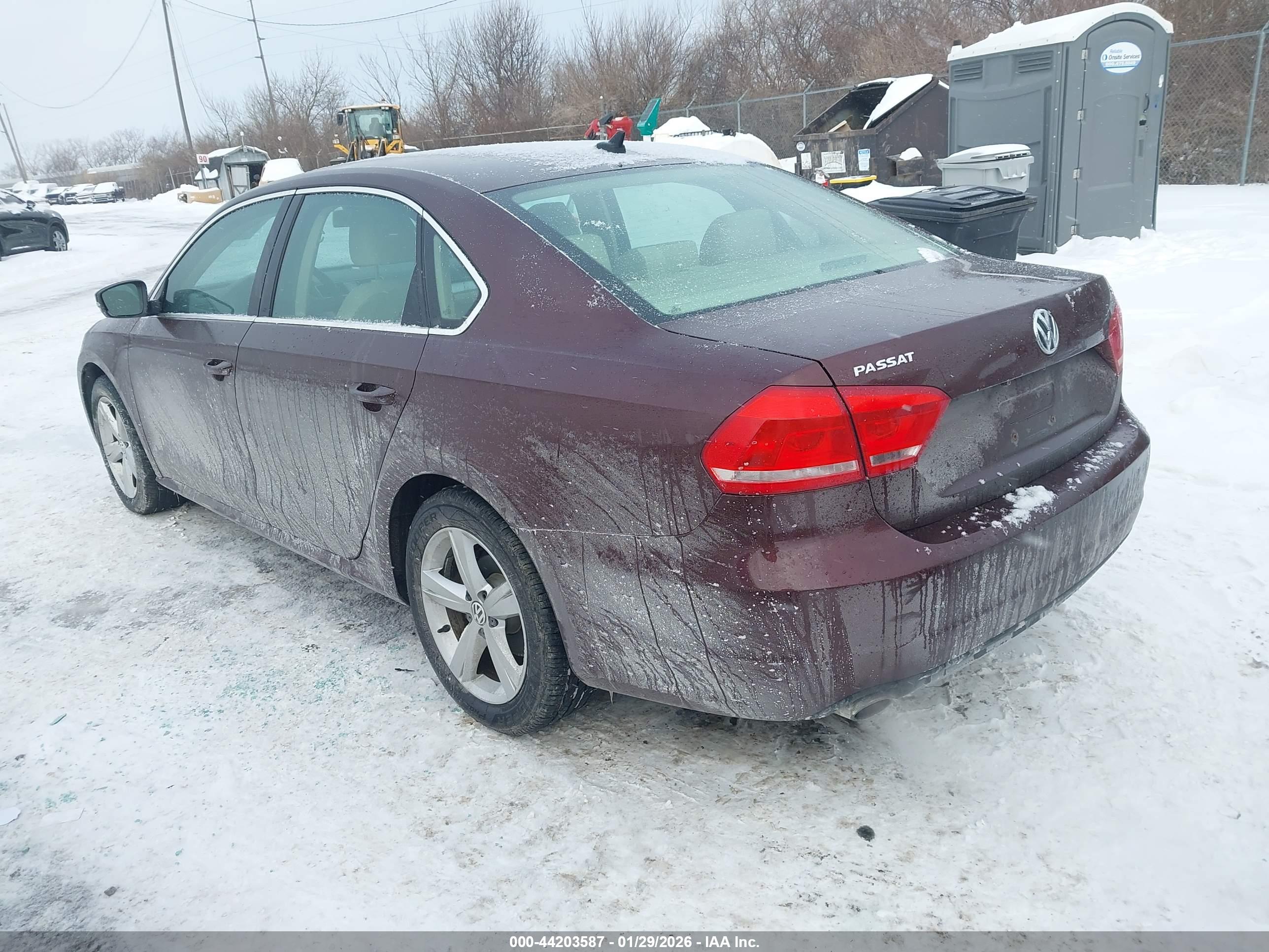 VOLKSWAGEN PASSAT image 3