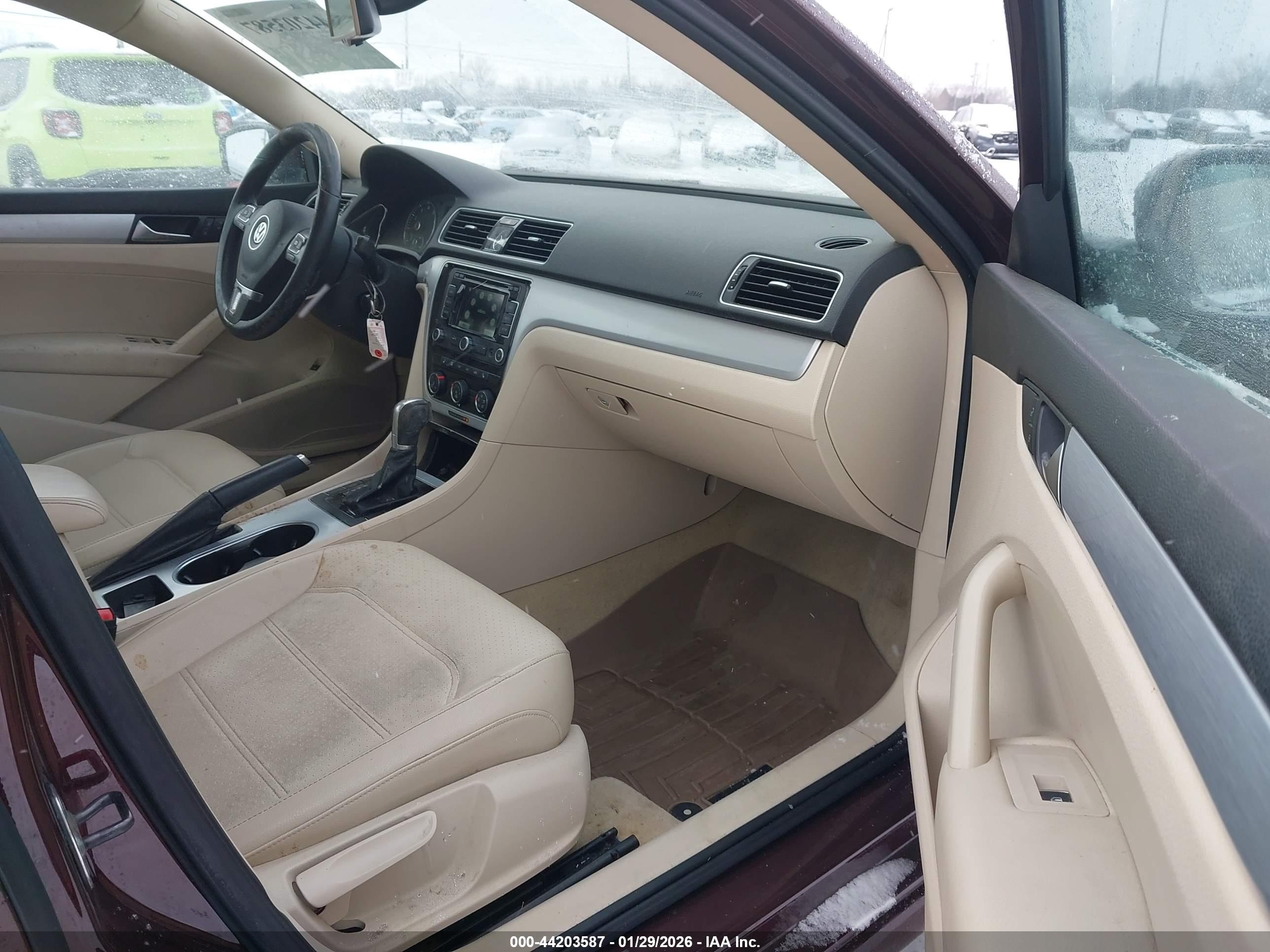 VOLKSWAGEN PASSAT image 5