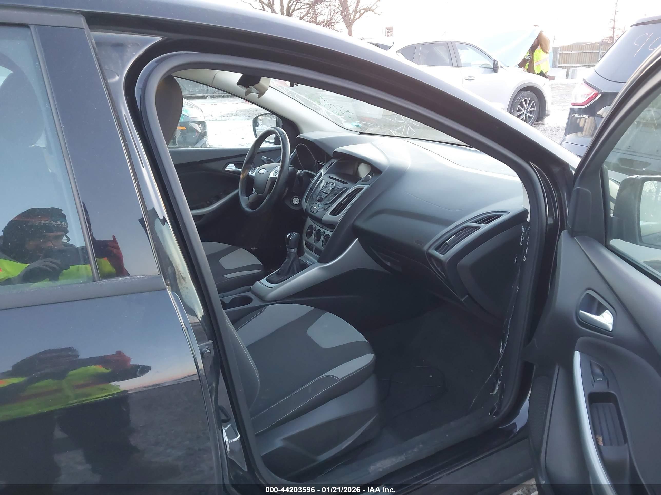FORD FOCUS image 5
