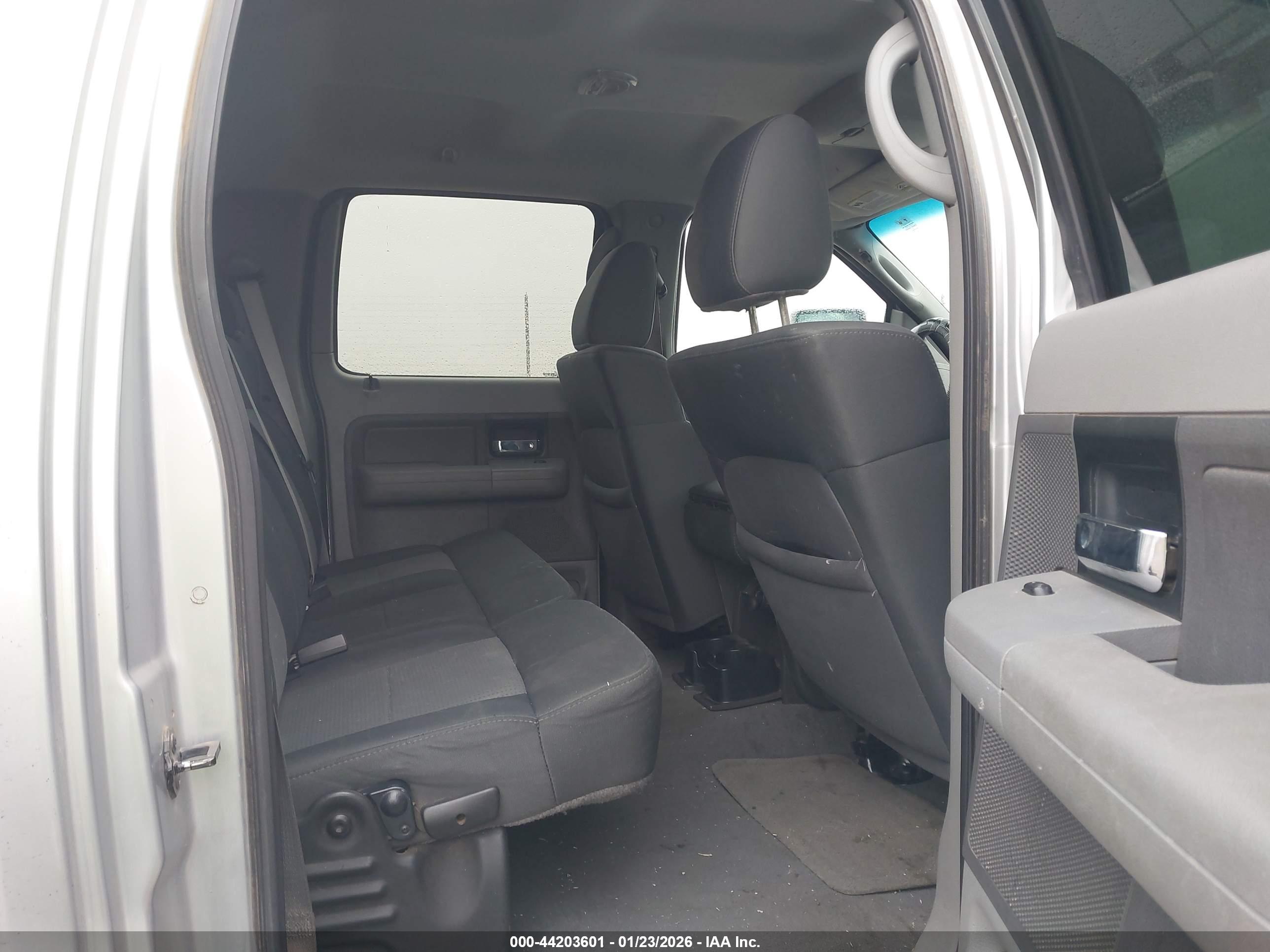 FORD F-150 image 8