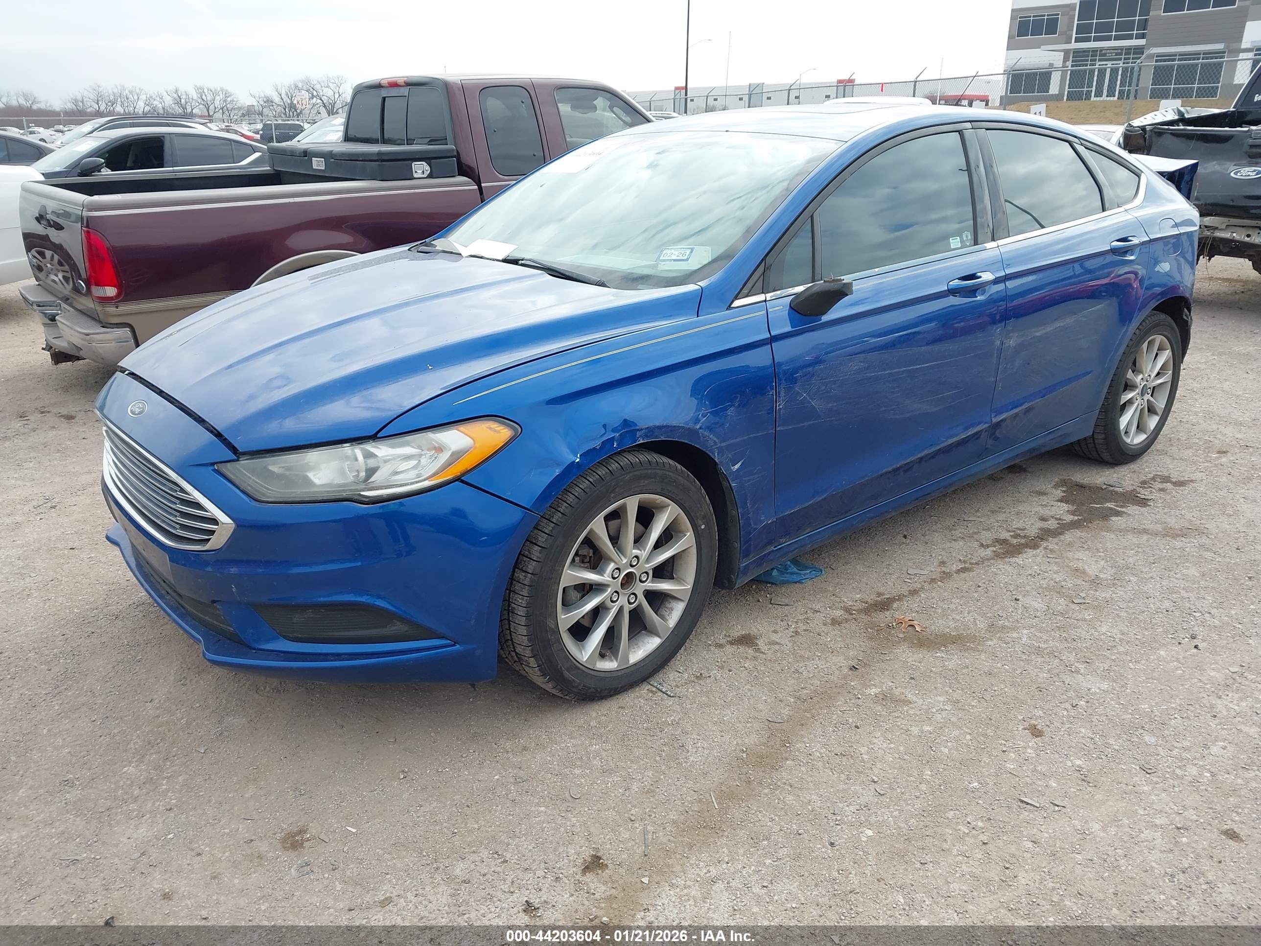 FORD FUSION image 2