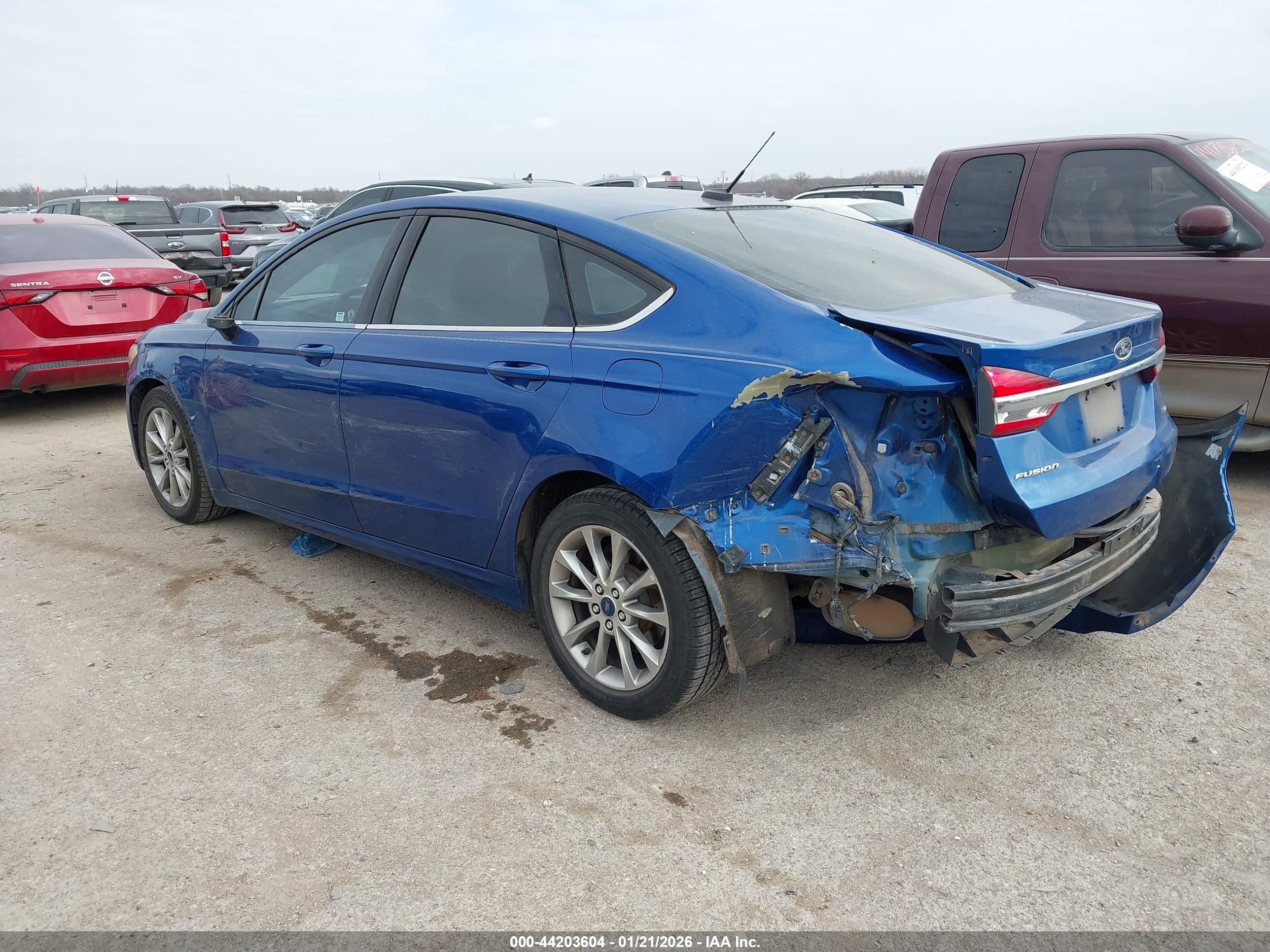 FORD FUSION image 3