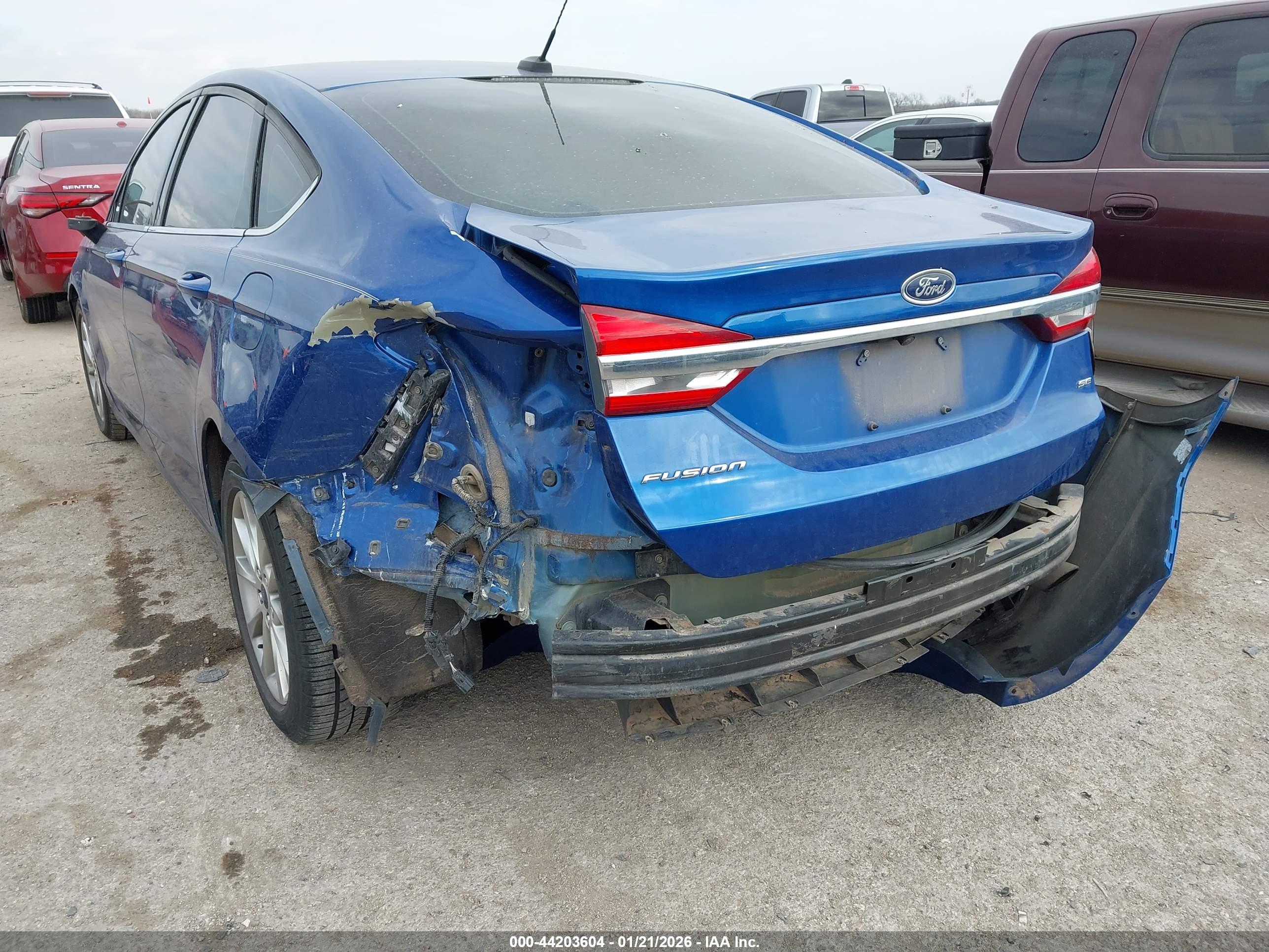 FORD FUSION image 6