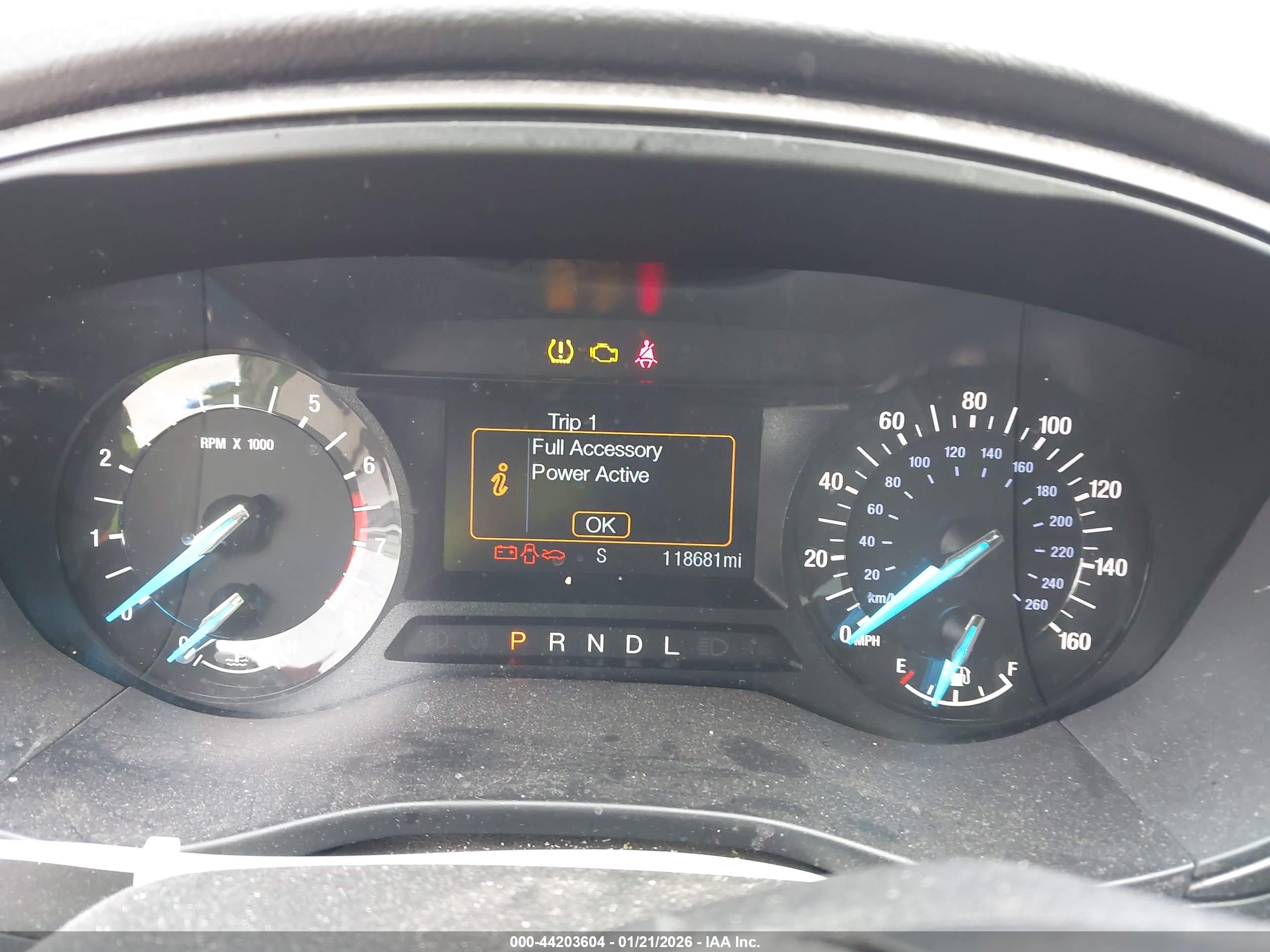 FORD FUSION image 7